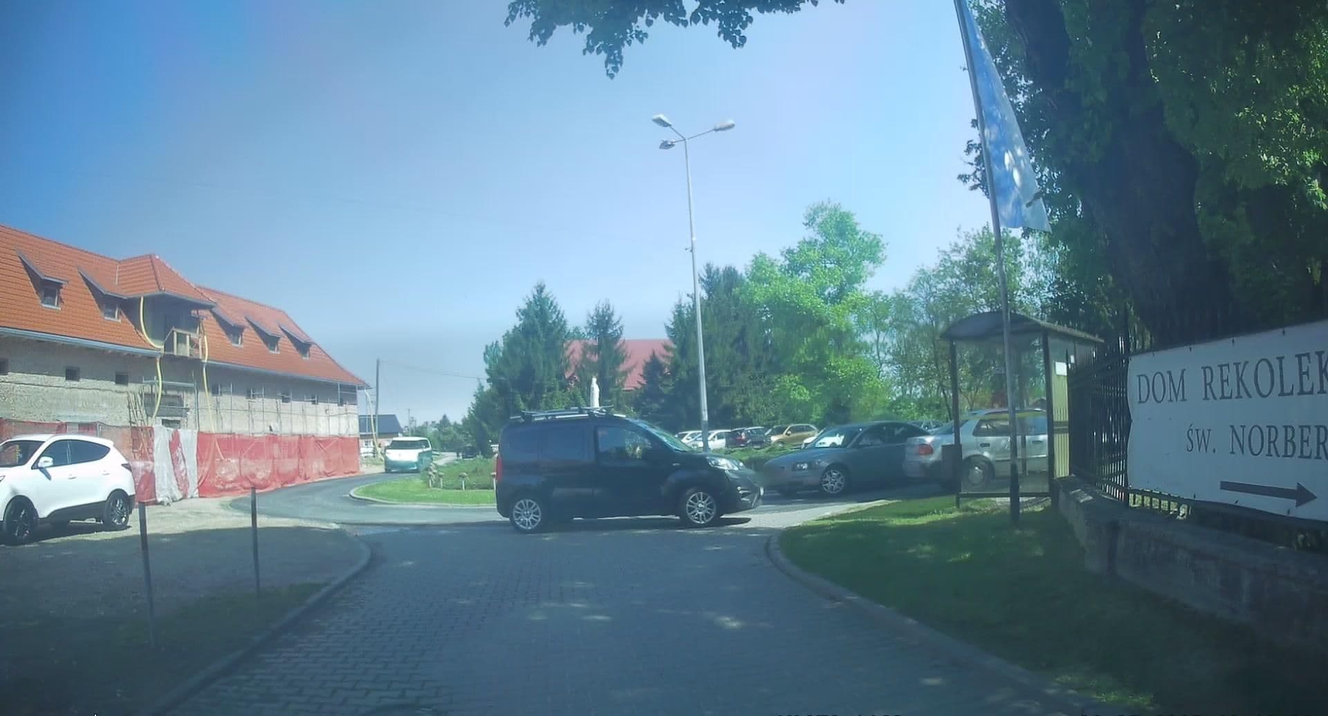 Street view near Hotel Św. Norberta, Nowe Brzesko — © edc22 (CC BY-SA · Mapillary)