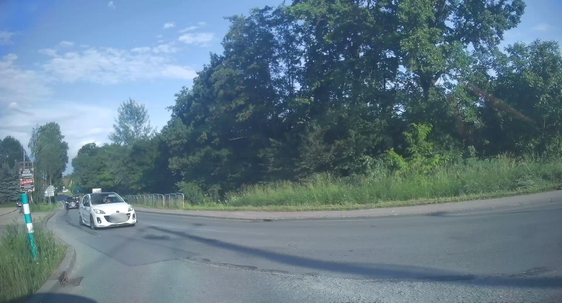 Street view near Pałac w Paszkówce. Zespół hotelowo - parkowy, Podłęże — © edc22 (CC BY-SA · Mapillary)