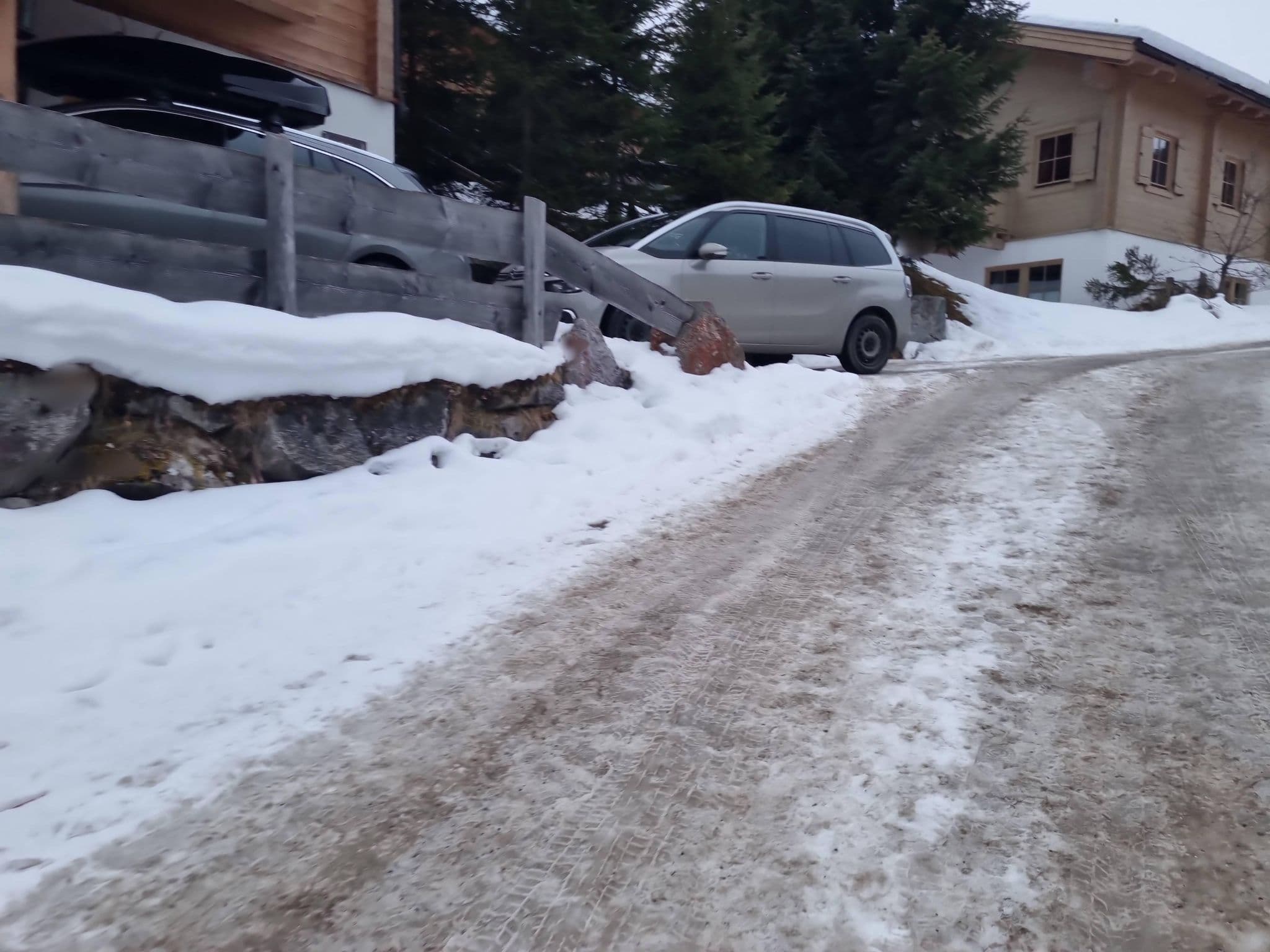 Street view near Hochland, Neukirchen am Großvenediger