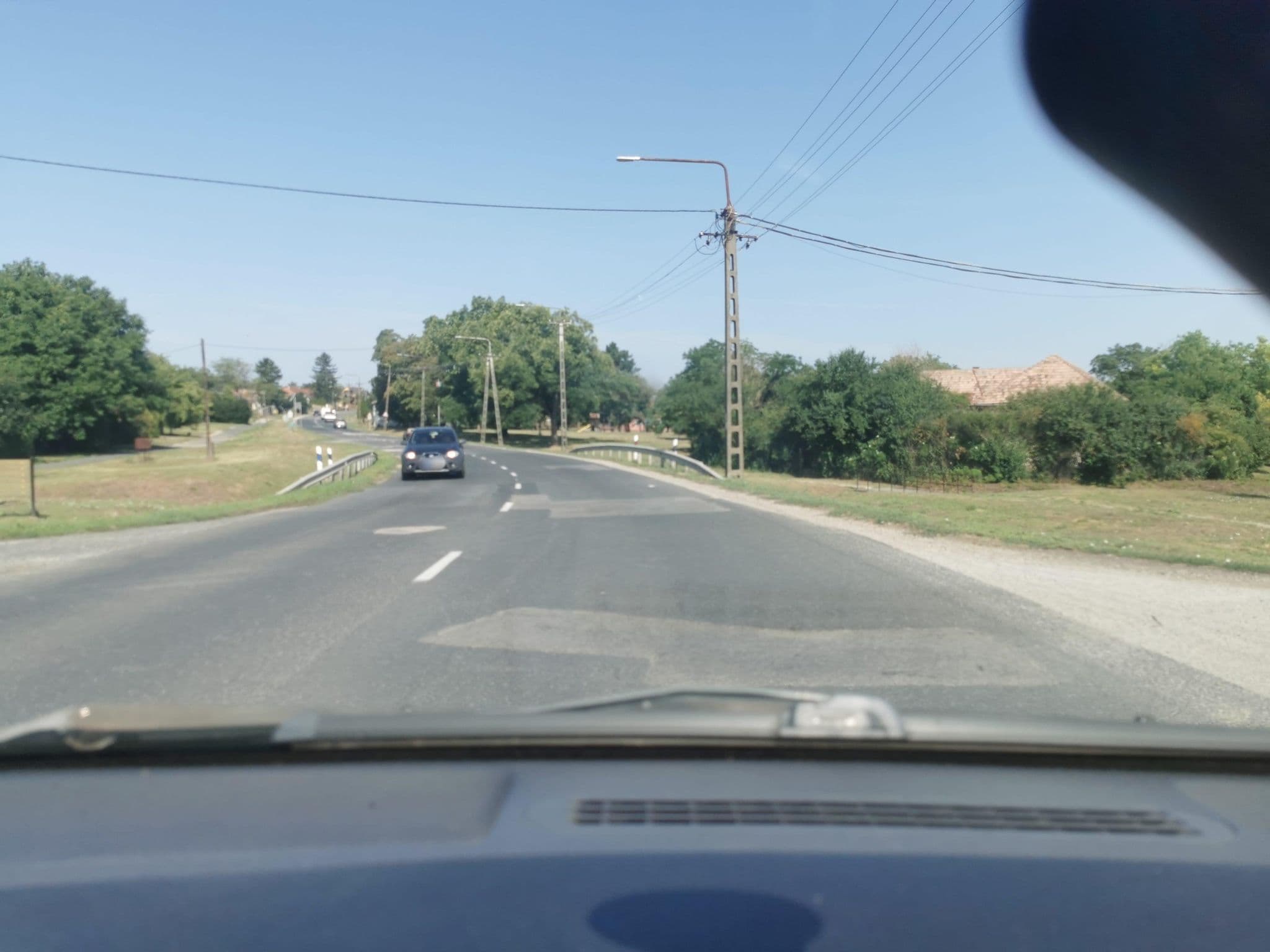 Street view near Turul Panzió és Apartmanház, Enying — © Paci (CC BY-SA · Mapillary)