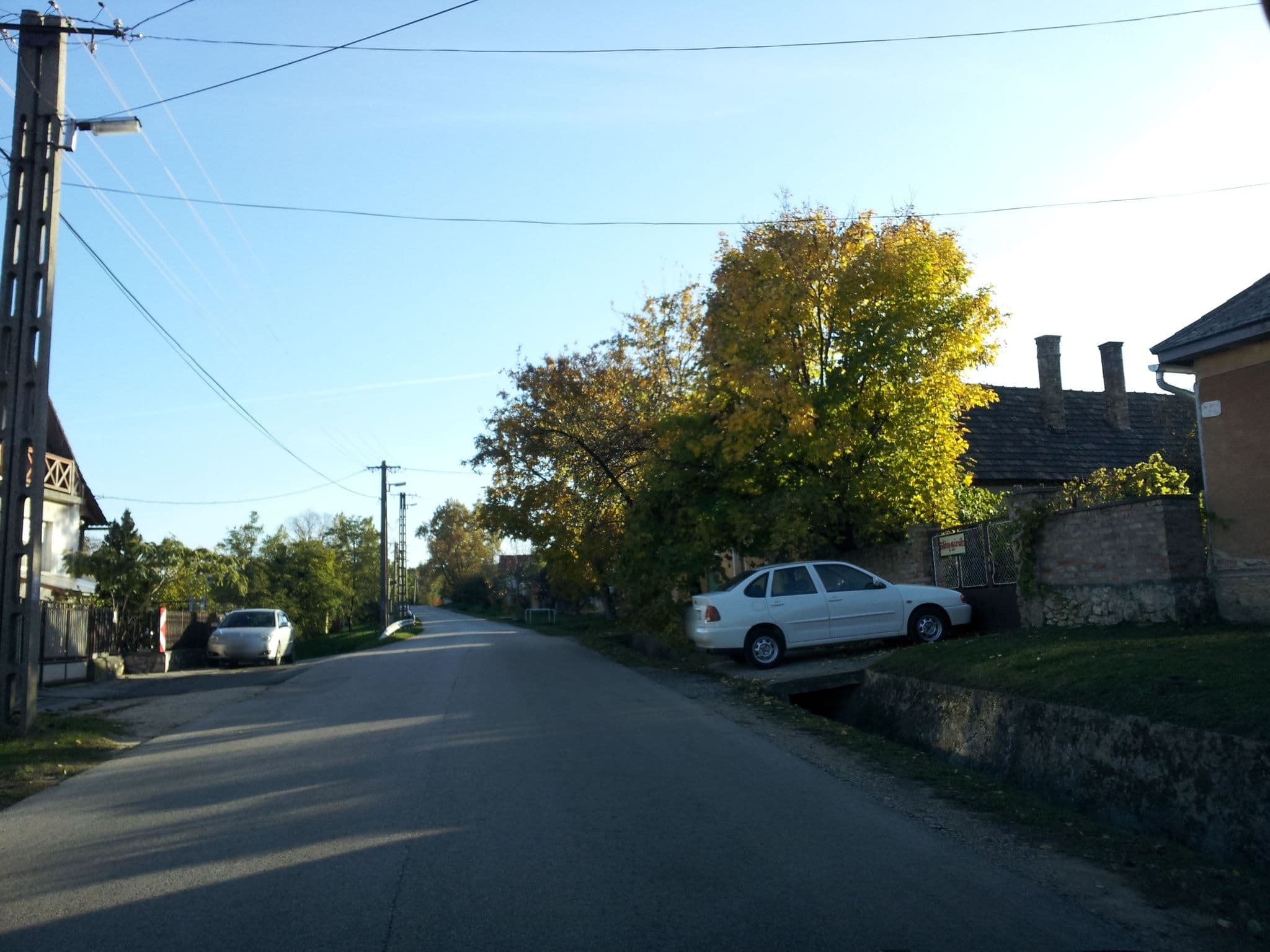 Street view near Molly vendégház, Bakonyszentlászló — © kolesajr (CC BY-SA · Mapillary)