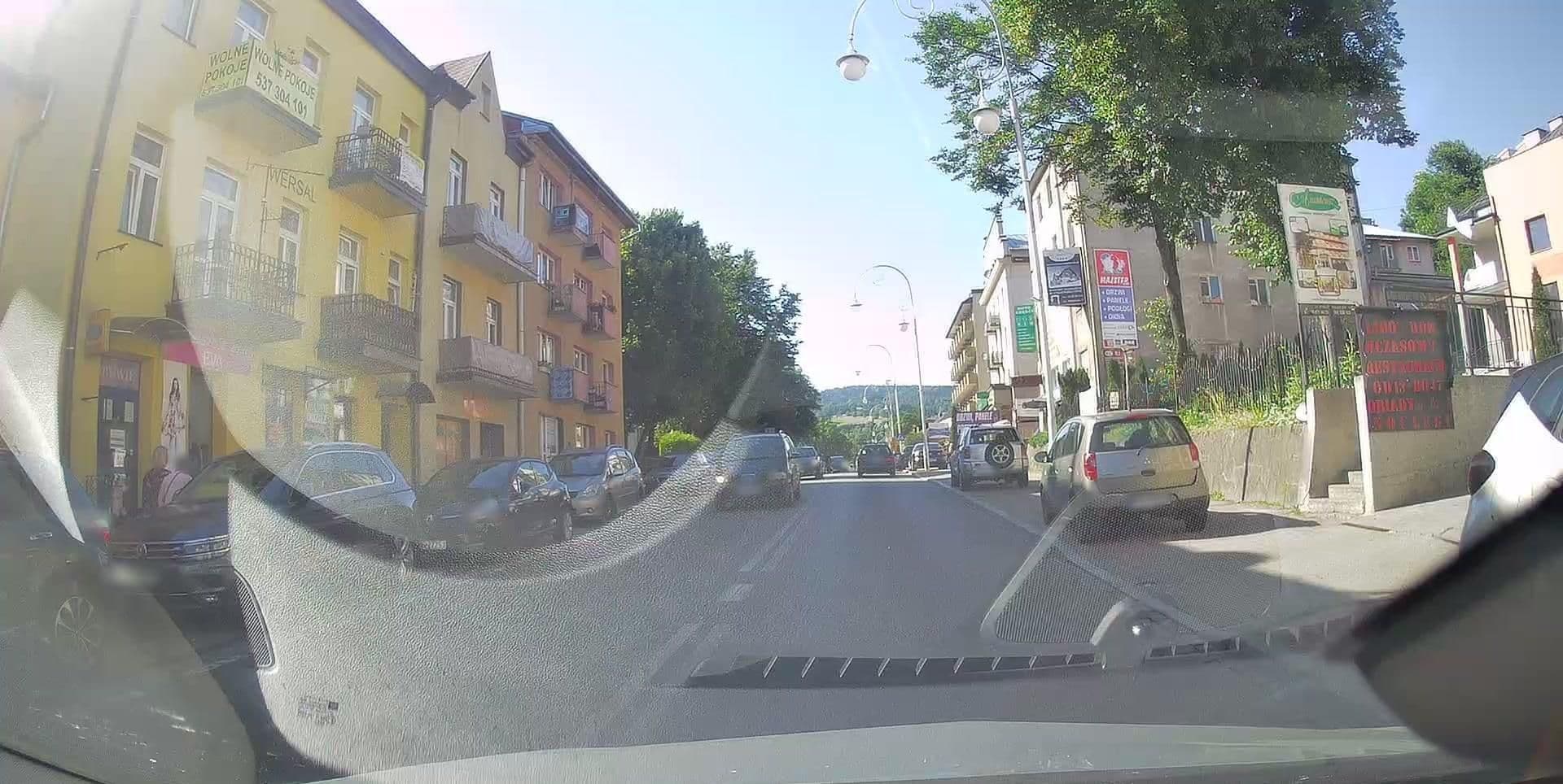 Street view near Hotel Amadeusz, Krynica-Zdrój — © edc22 (CC BY-SA · Mapillary)