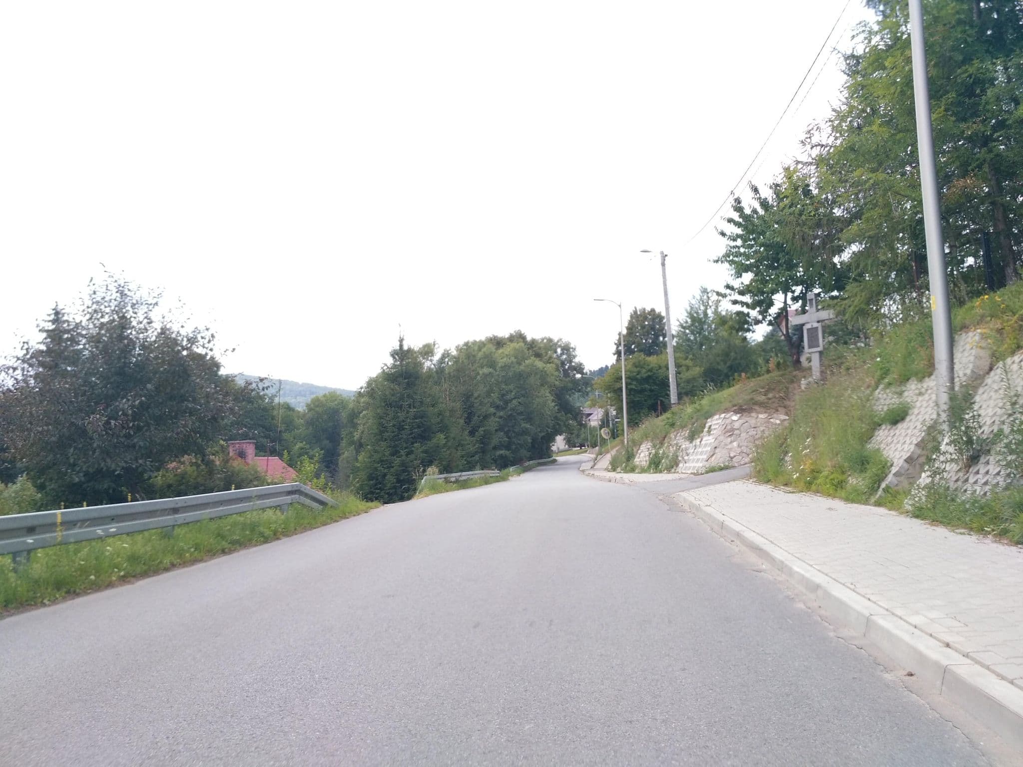 Street view near Hotel Restauracja Dwór Ostoia Michał Ostoia-Tomaszewski Agnieszka Ostoia-Tomaszewska, Iwonicz-Zdrój — © czecko (CC BY-SA · Mapillary)