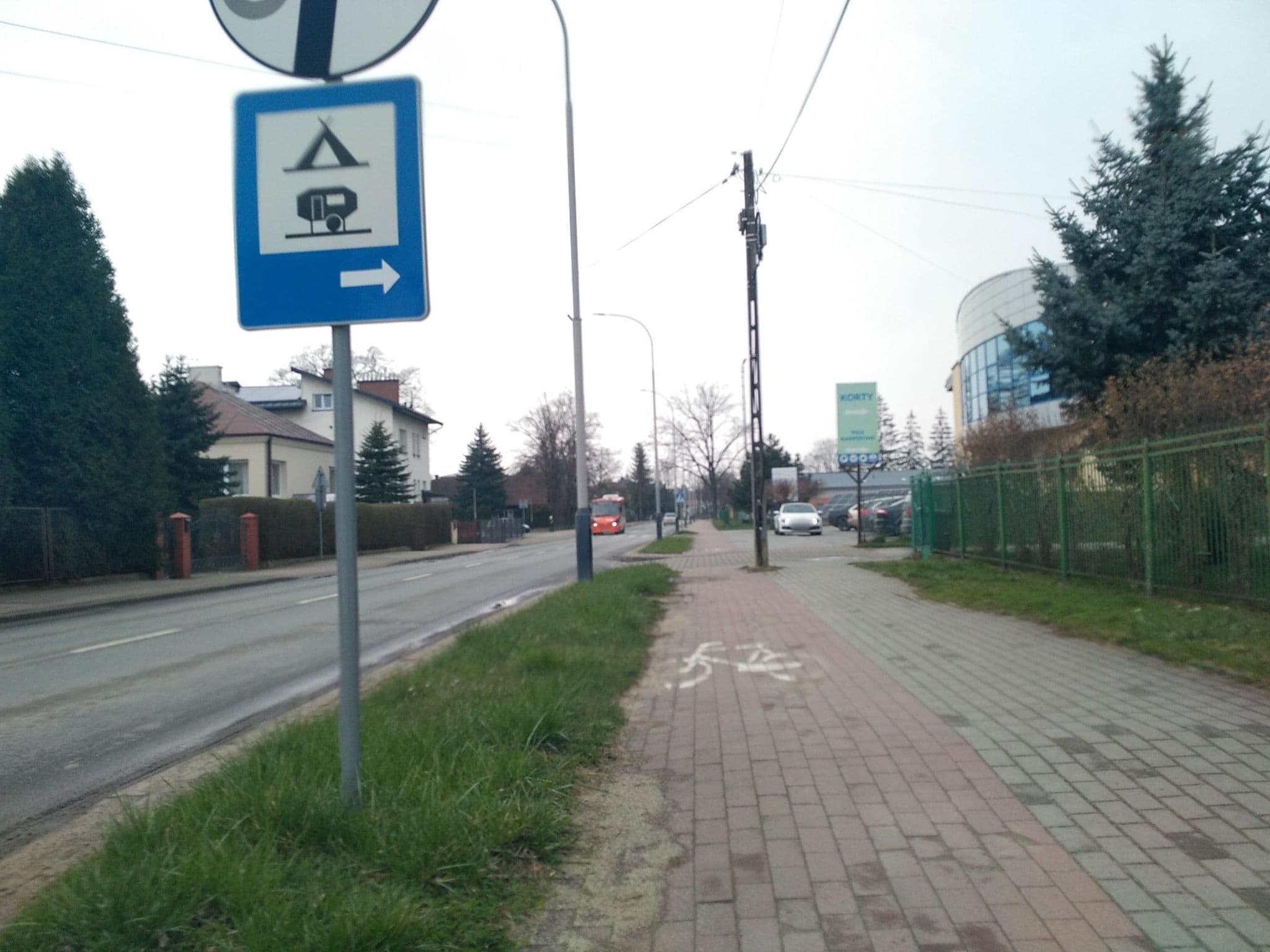 Street view near Game Sport Sp. z o.o. Centrum Sportu i Rekreacji. Hotel, Krosno — © czecko (CC BY-SA · Mapillary)