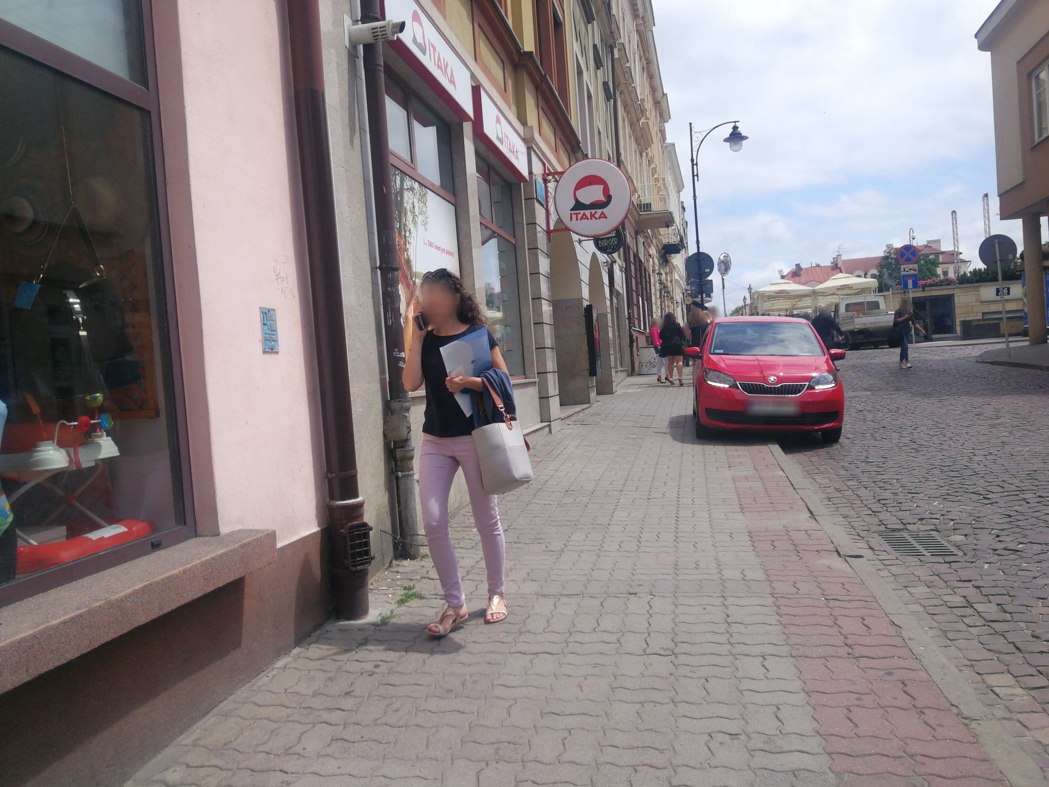 Street view near Marlo s.c., Rzeszów — © fundacja_geolife (CC BY-SA · Mapillary)