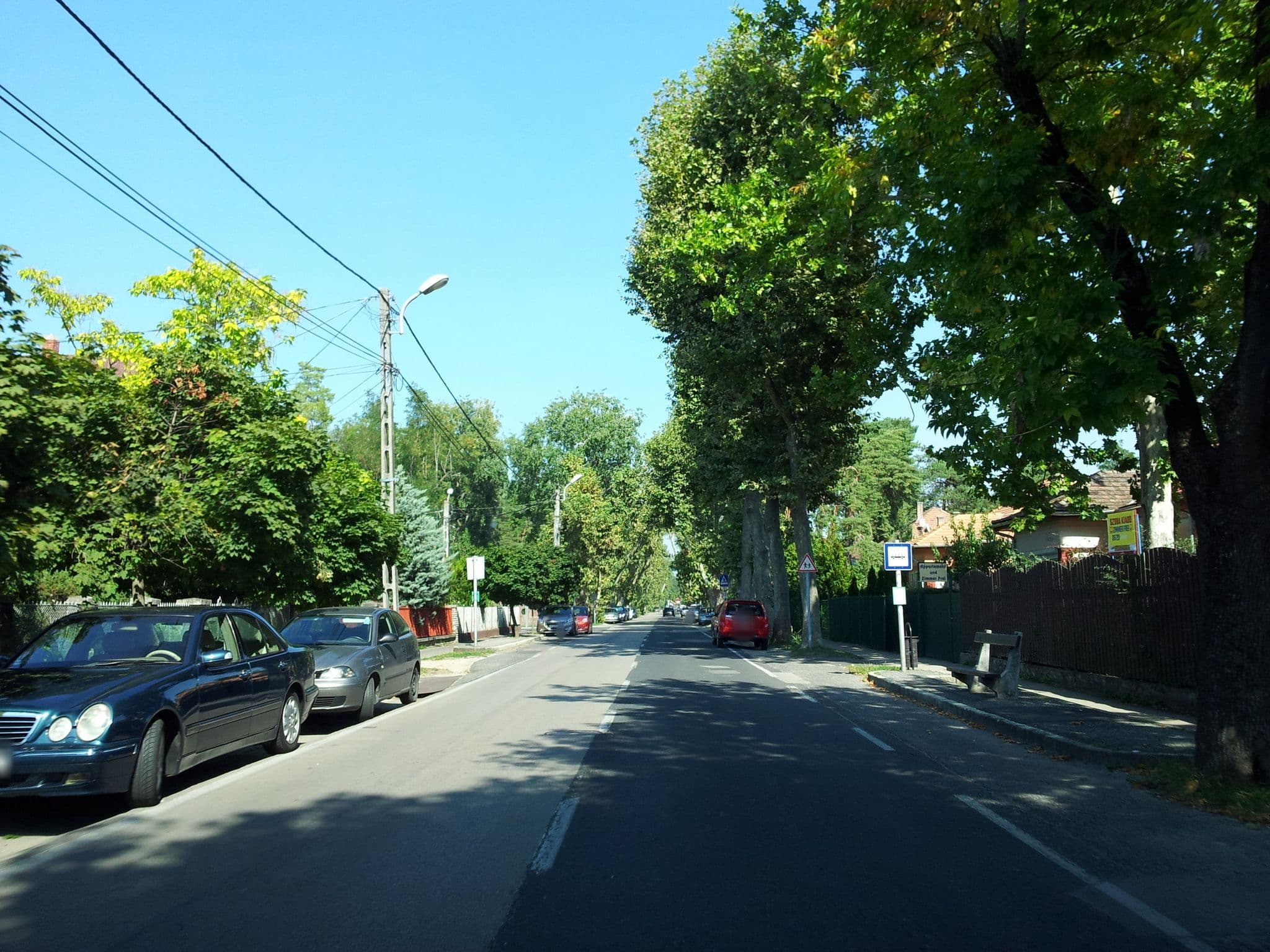 Street view near Silver Beach Apartman, Siófok — © kolesajr (CC BY-SA · Mapillary)