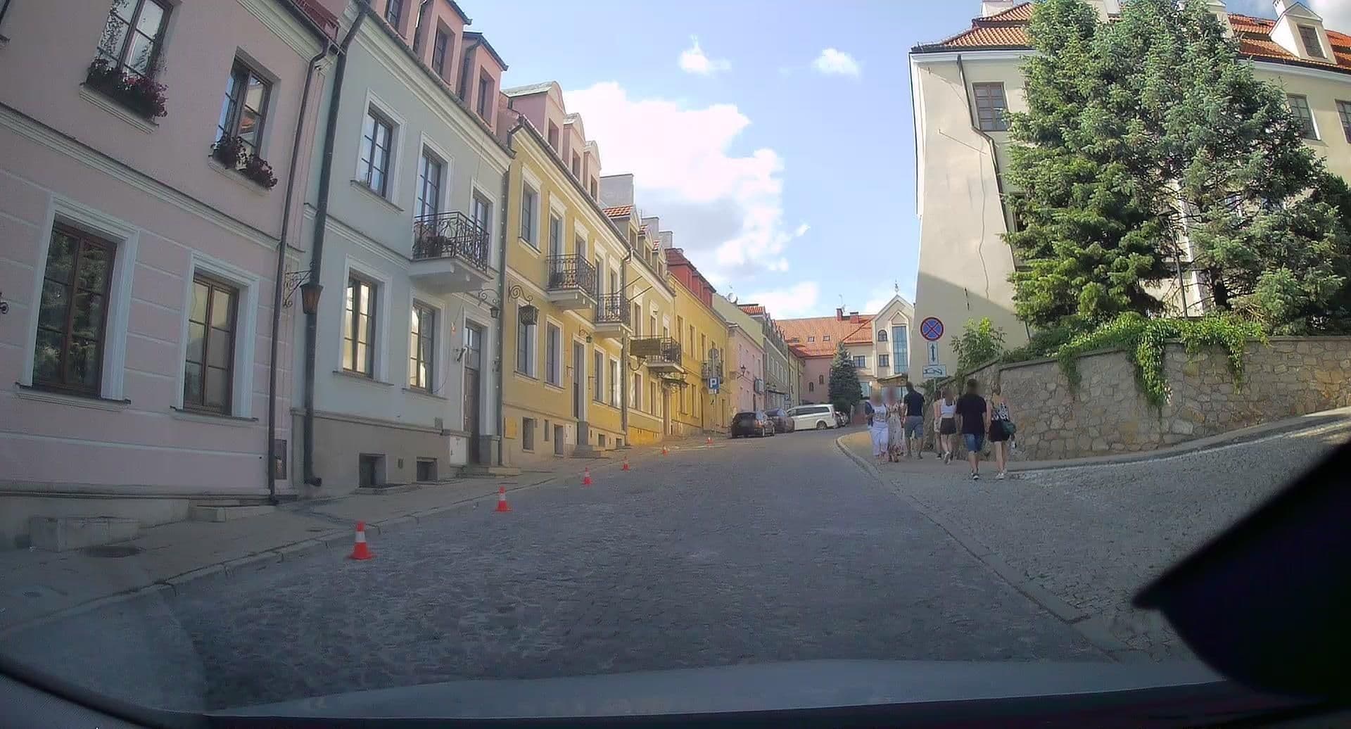 Street view near Dominican Gate Apartments, Sandomierz — © edc22 (CC BY-SA · Mapillary)