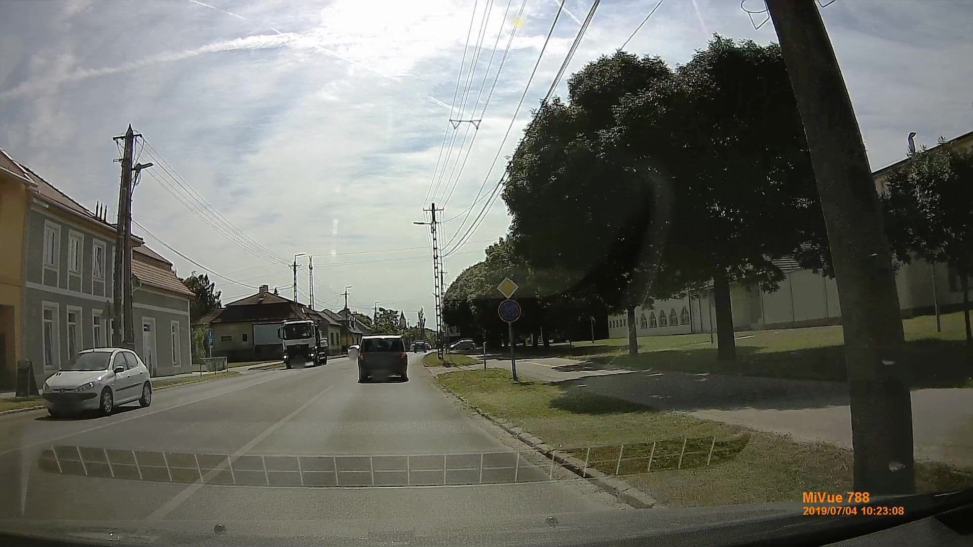Street view near Aranytál Panzió, Komárom — © geox123 (CC BY-SA · Mapillary)