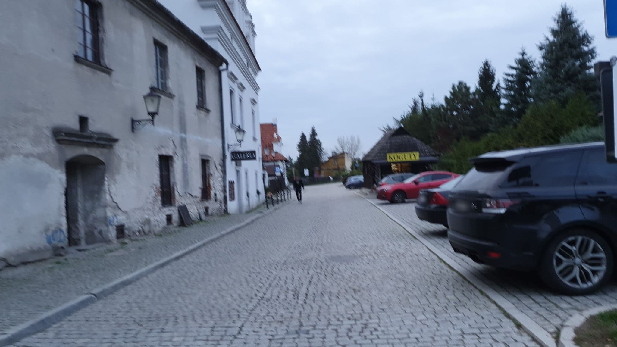 Street view near Apartamenty "Senatorskie", Kazimierz Dolny — © grobin (CC BY-SA · Mapillary)