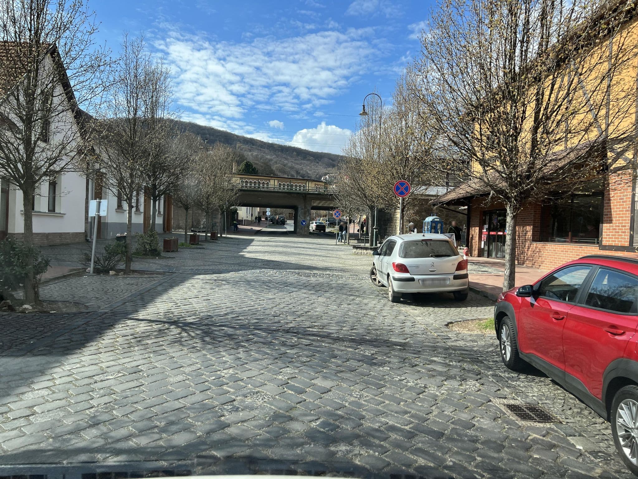Street view near Dunna Vendégház, Nagymaros — © mkpest (CC BY-SA · Mapillary)