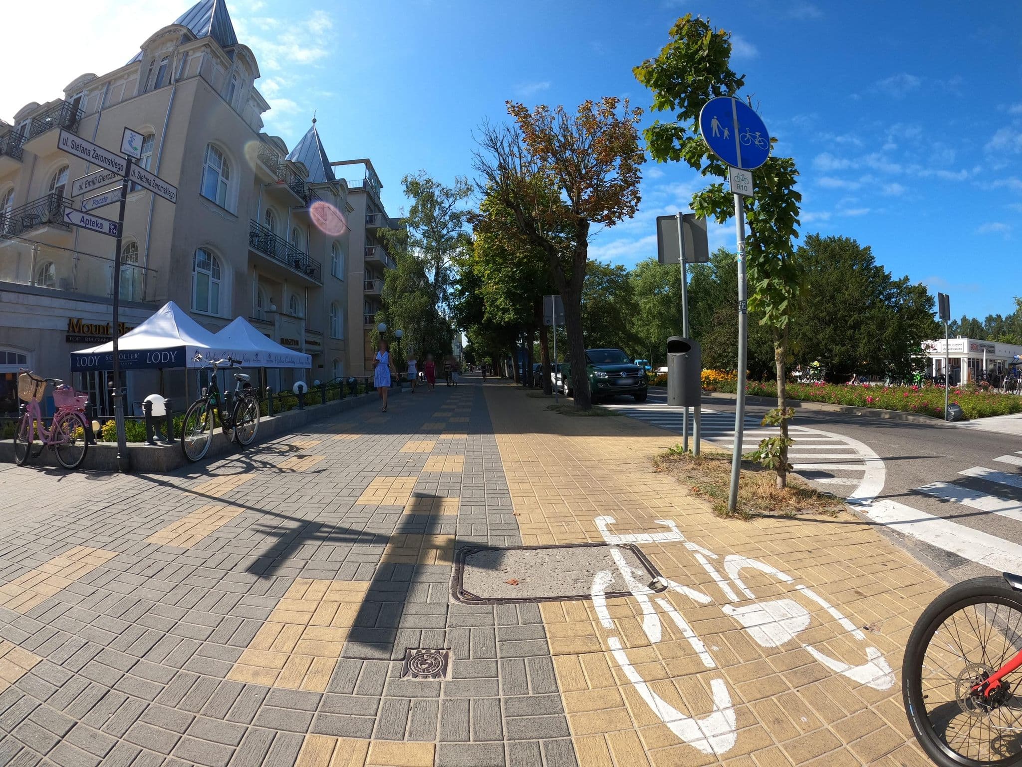 Street view near Bursztyn, Świnoujście — © masterofnoroad (CC BY-SA · Mapillary)