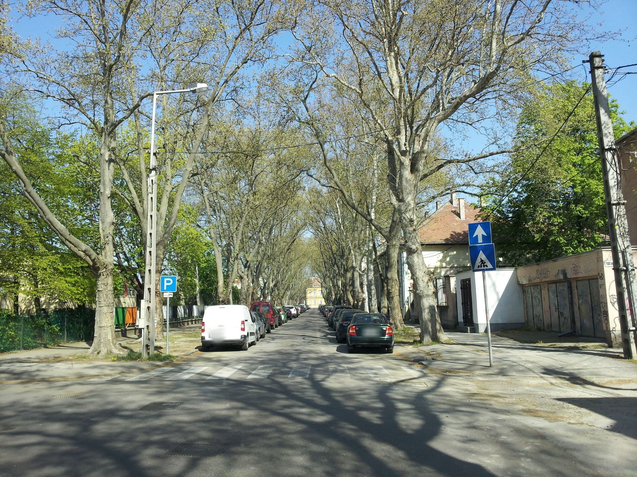 Street view near Korona Vendégház, Székesfehérvár — © kolesajr (CC BY-SA · Mapillary)