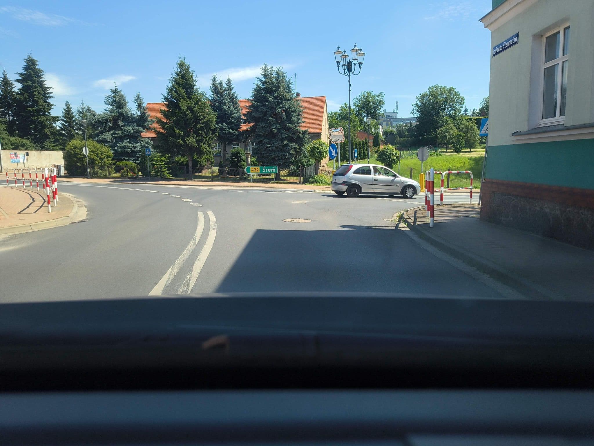 Street view near Dworek W Jeziorkach, Osieczna — © VeloJacek (CC BY-SA · Mapillary)