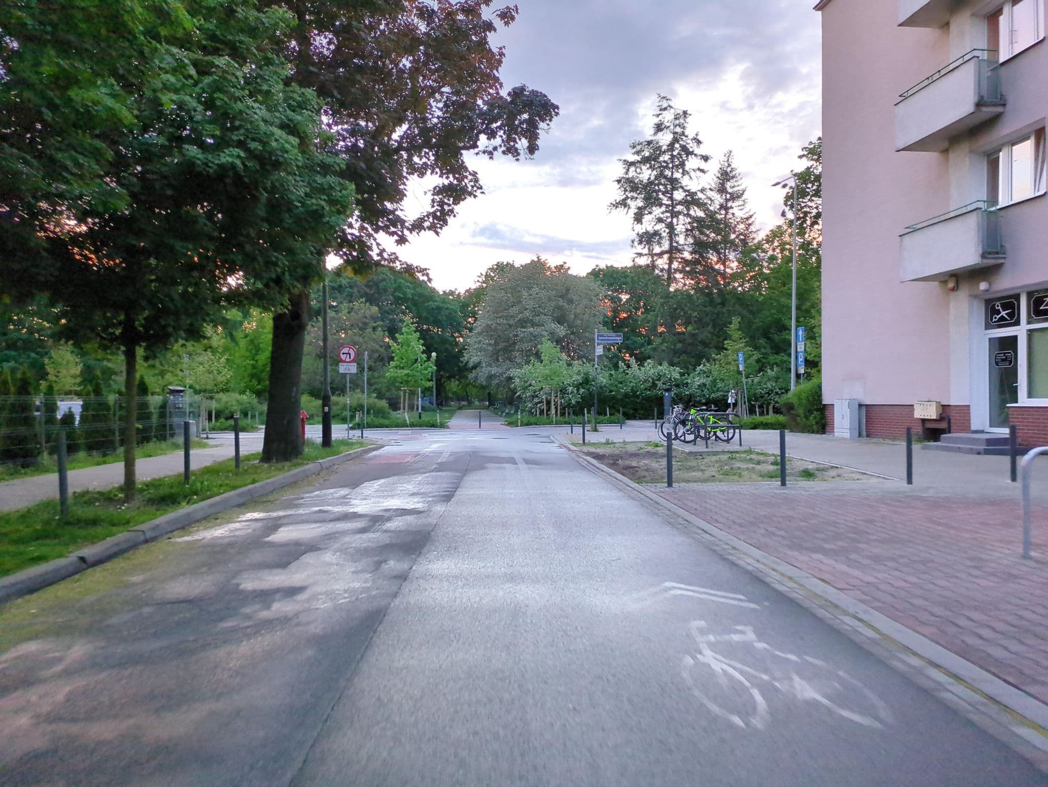 Street view near Wspólnota Mieszkaniowa Ul Golęcińska 11 W Poznaniu, Poznań — © 6b17d8c50e264a46 (CC BY-SA · Mapillary)