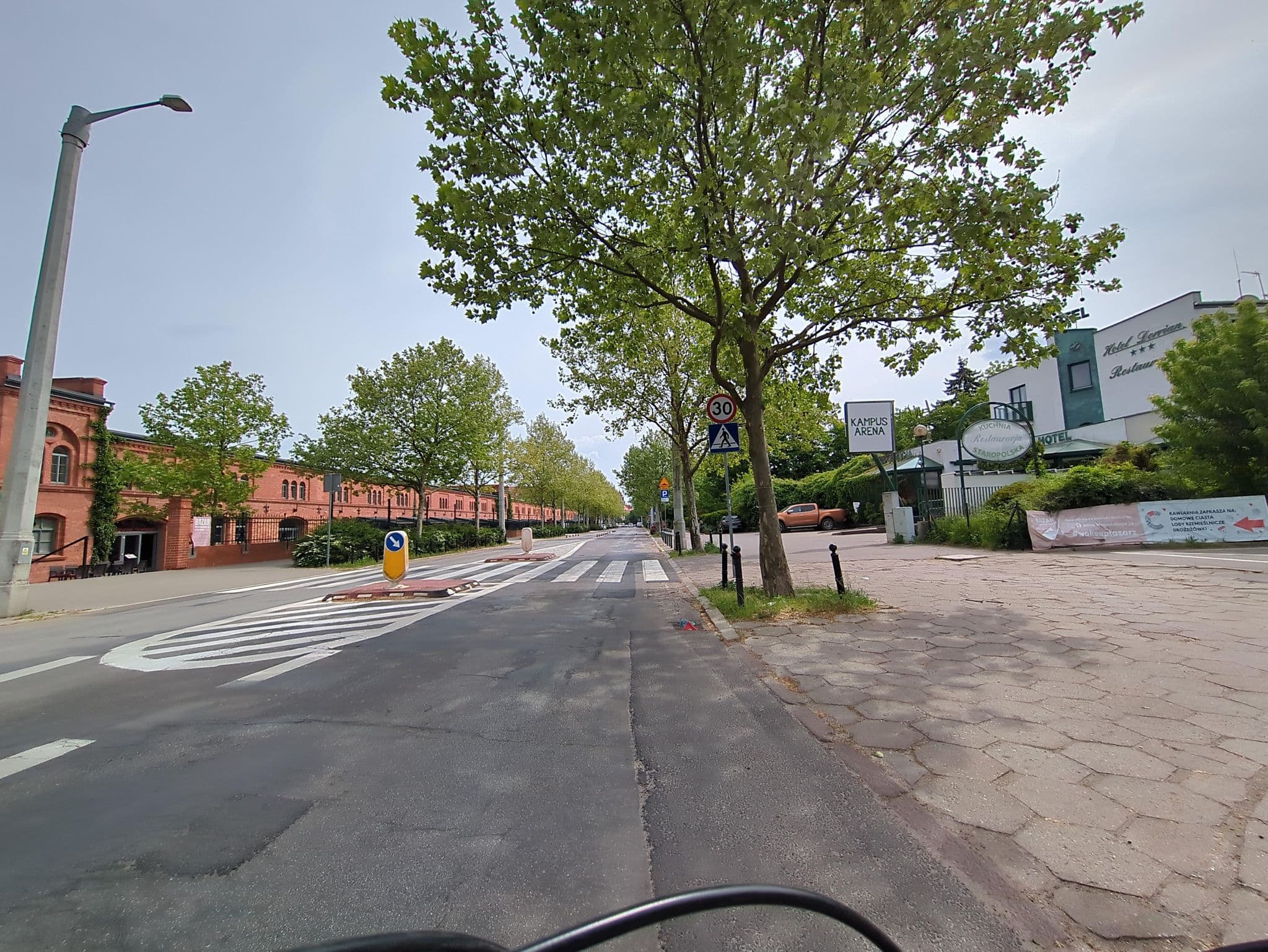 Street view near Dorrian Hotel, Poznań — © 6b17d8c50e264a46 (CC BY-SA · Mapillary)