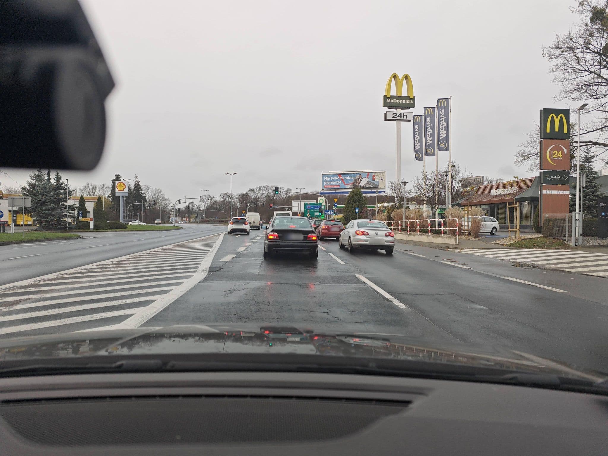 Street view near Hotel Výhledy, Suchy Las — © jacekb (CC BY-SA · Mapillary)