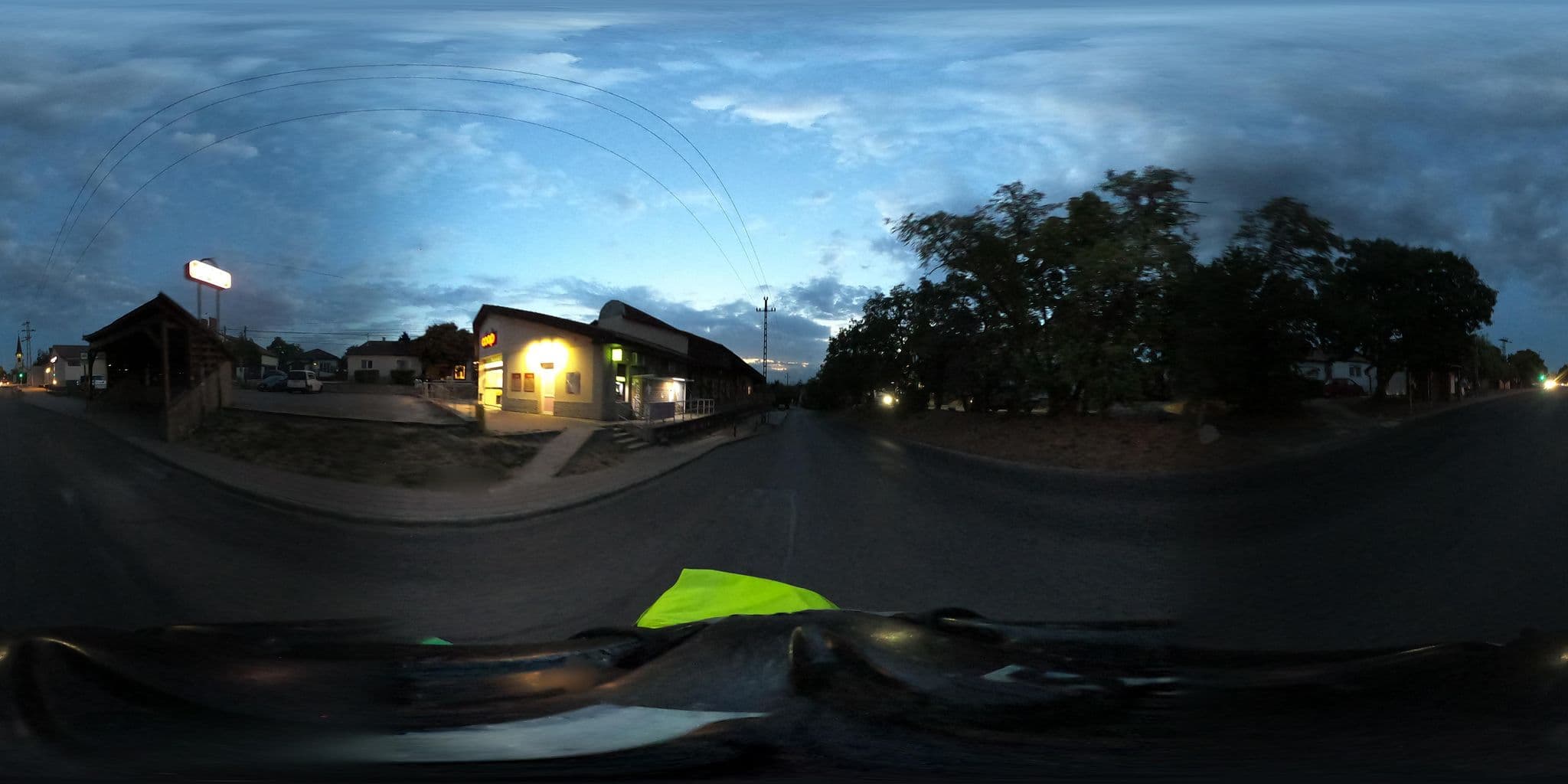 Street view near Fűtetős Dombház, Üröm — © grozsa11 (CC BY-SA · Mapillary)