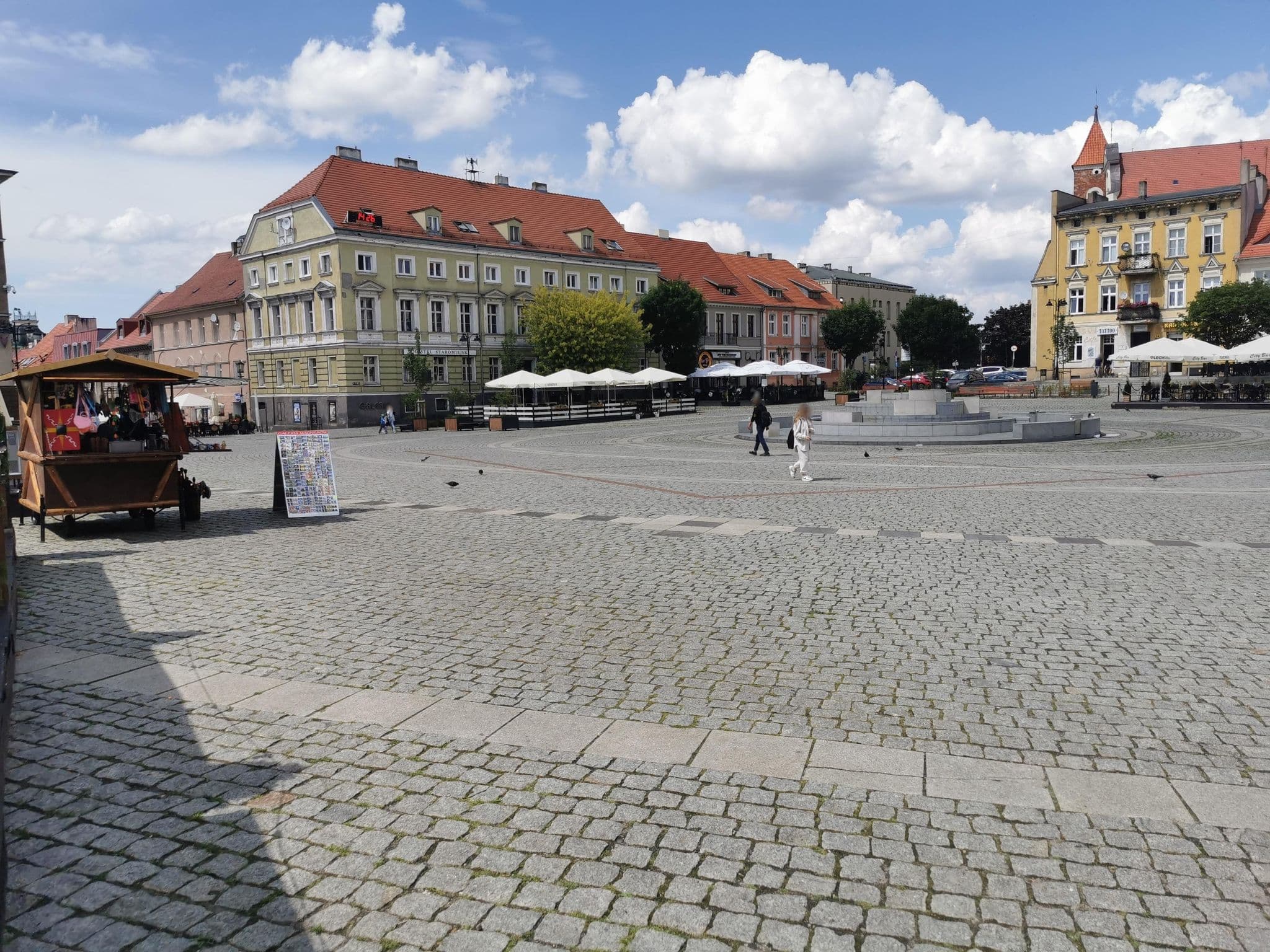 Street view near Apartament Kleopatra, Gniezno — © mezazis (CC BY-SA · Mapillary)
