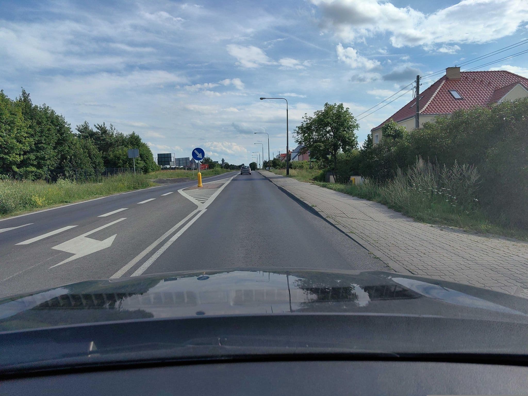Street view near Szymczyk Sylwia. Przedsiębiorstwo usługowo - handlowe, Gniezno — © kietlak (CC BY-SA · Mapillary)
