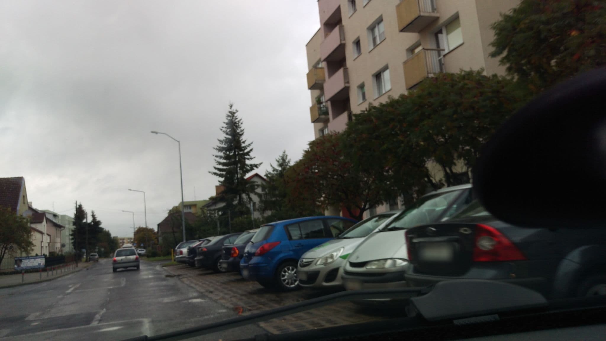 Street view near Wspólnota Mieszkaniowa przy ul. Kosynierów 9-15/Nałkowskiej 11 w Sz-Nie, Dąbie — © krzystekchuj (CC BY-SA · Mapillary)