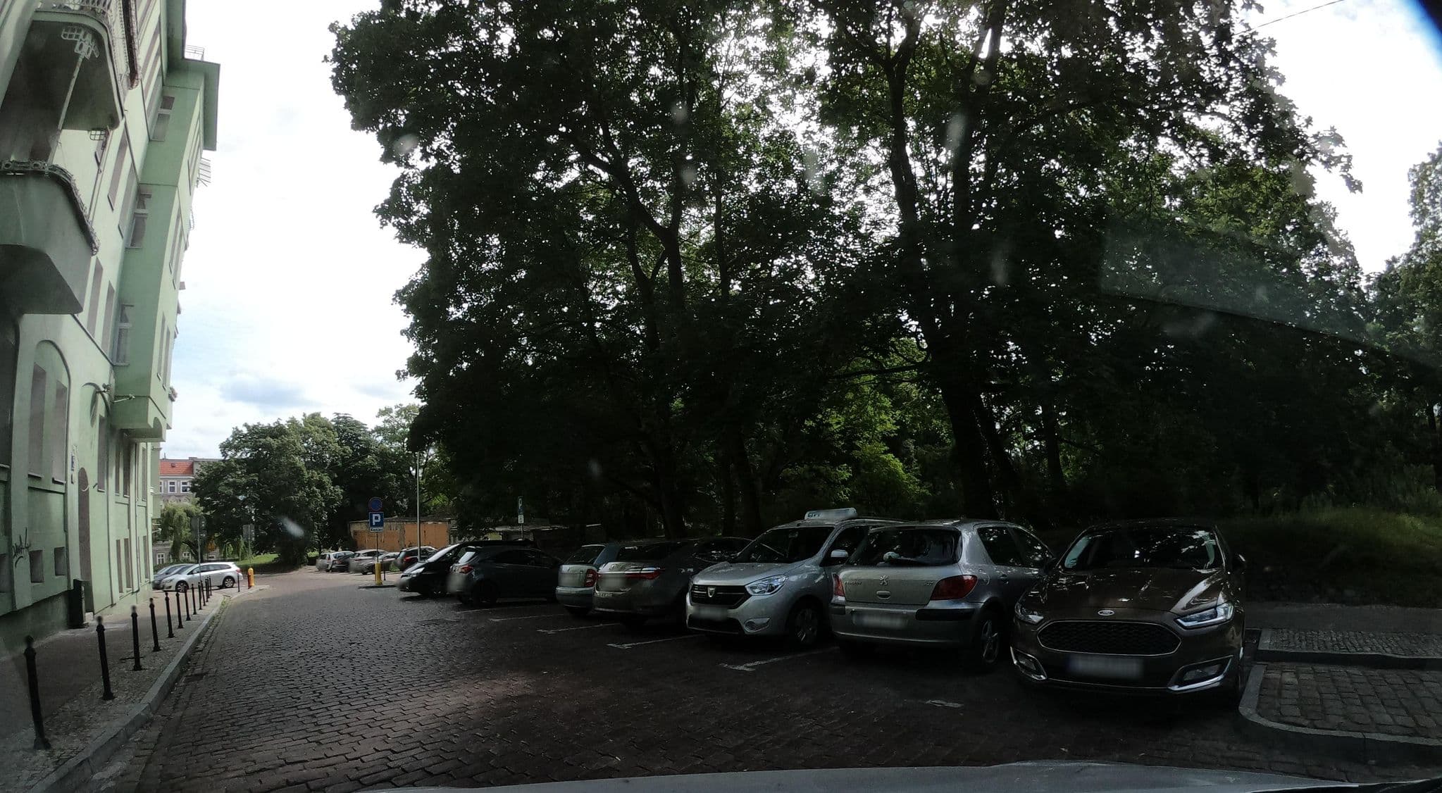 Street view near Szarotka II, Szczecin — © masterofnoroad (CC BY-SA · Mapillary)