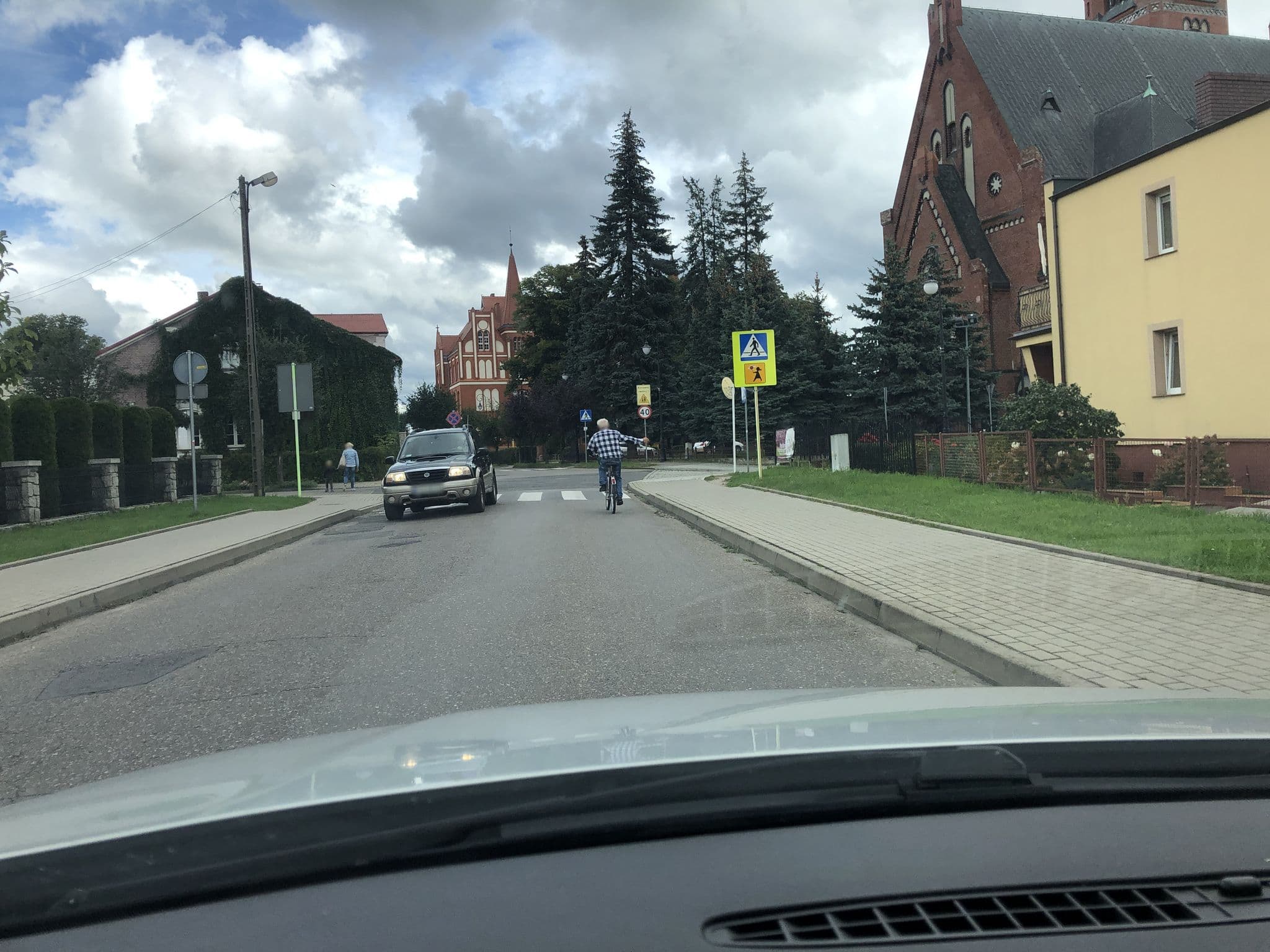 Street view near Hotel Eljan. Elżbieta Szlendak, Jan Szlendak, Drezdenko — © michael007 (CC BY-SA · Mapillary)