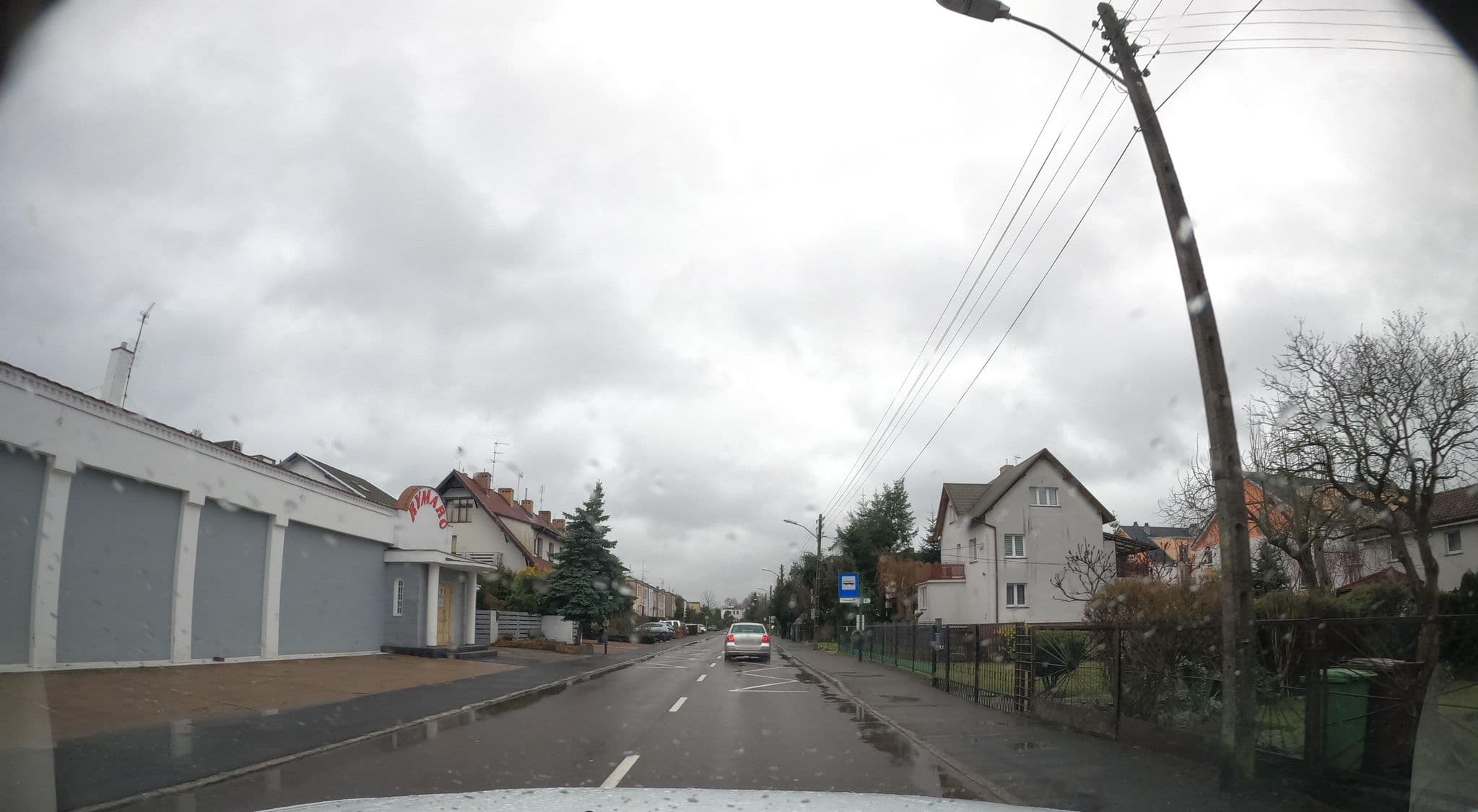 Street view near Rymaro. Dom weselny, wynajem limuzyn retro, pokoje gościnne, Dąbie — © masterofnoroad (CC BY-SA · Mapillary)