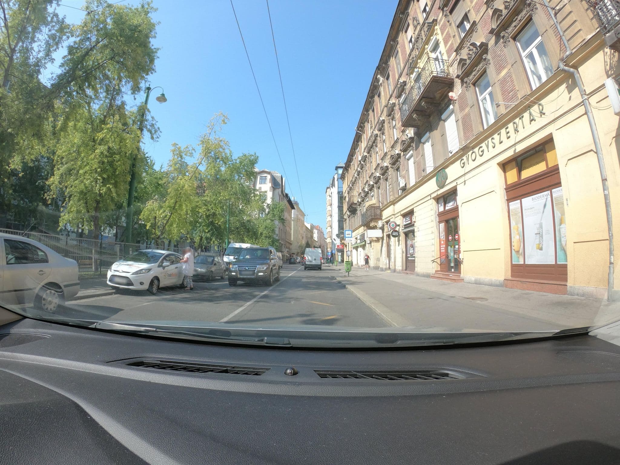 Street view near Treestyle Hostel Budapest, Budapest VI. kerület — © vst (CC BY-SA · Mapillary)