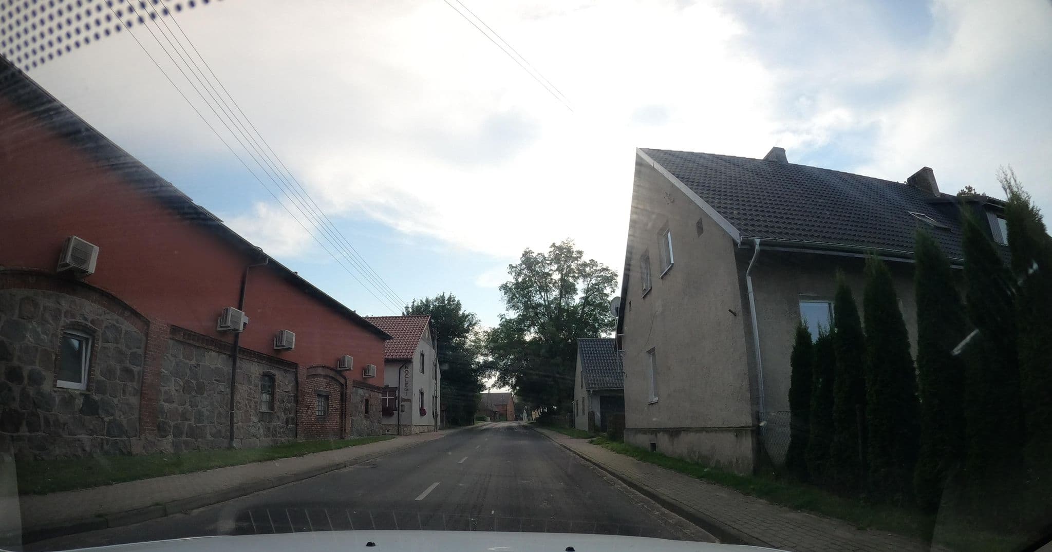 Street view near Grzegorz Hlib "Żurawi Krzyk", Radowo Małe — © masterofnoroad (CC BY-SA · Mapillary)