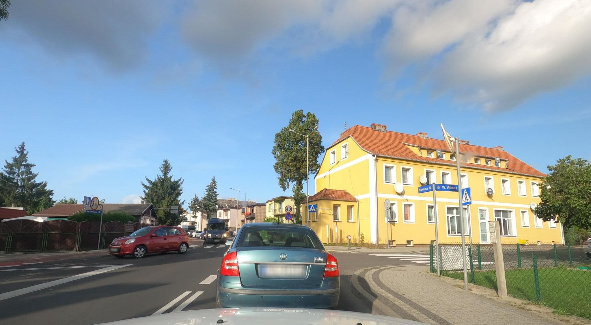Street view near Wspólnota Mieszkaniowa nr 55 przy ul. Szkolnej 42c D E w Goleniowie, Goleniów — © masterofnoroad (CC BY-SA · Mapillary)