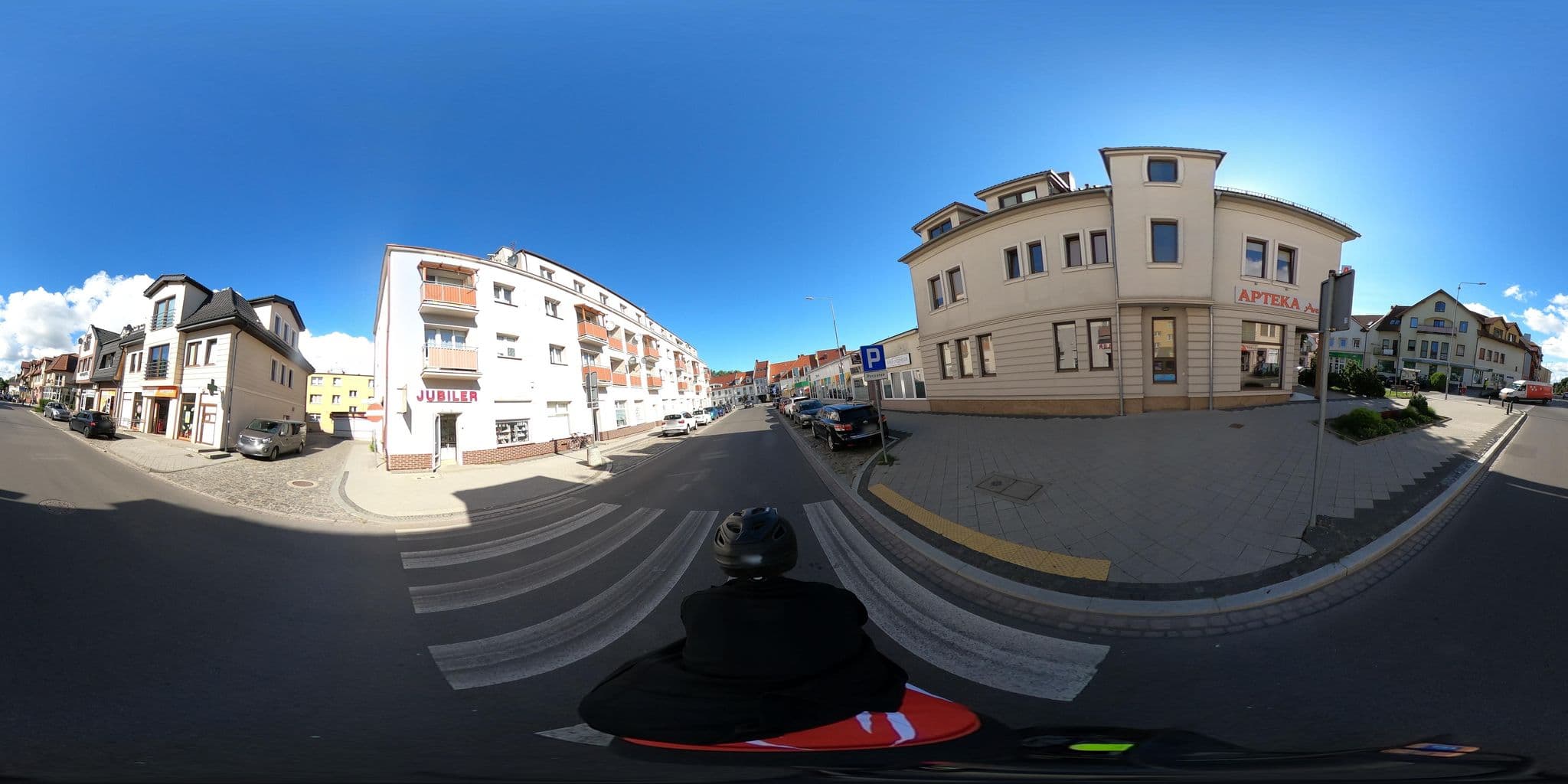 Street view near Przedsiębiorstwo Turystyczno Usługowe Rawel Paweł Maksymilian Kiecka, Kamień Pomorski — © RowerowyRozboojnik (CC BY-SA · Mapillary)