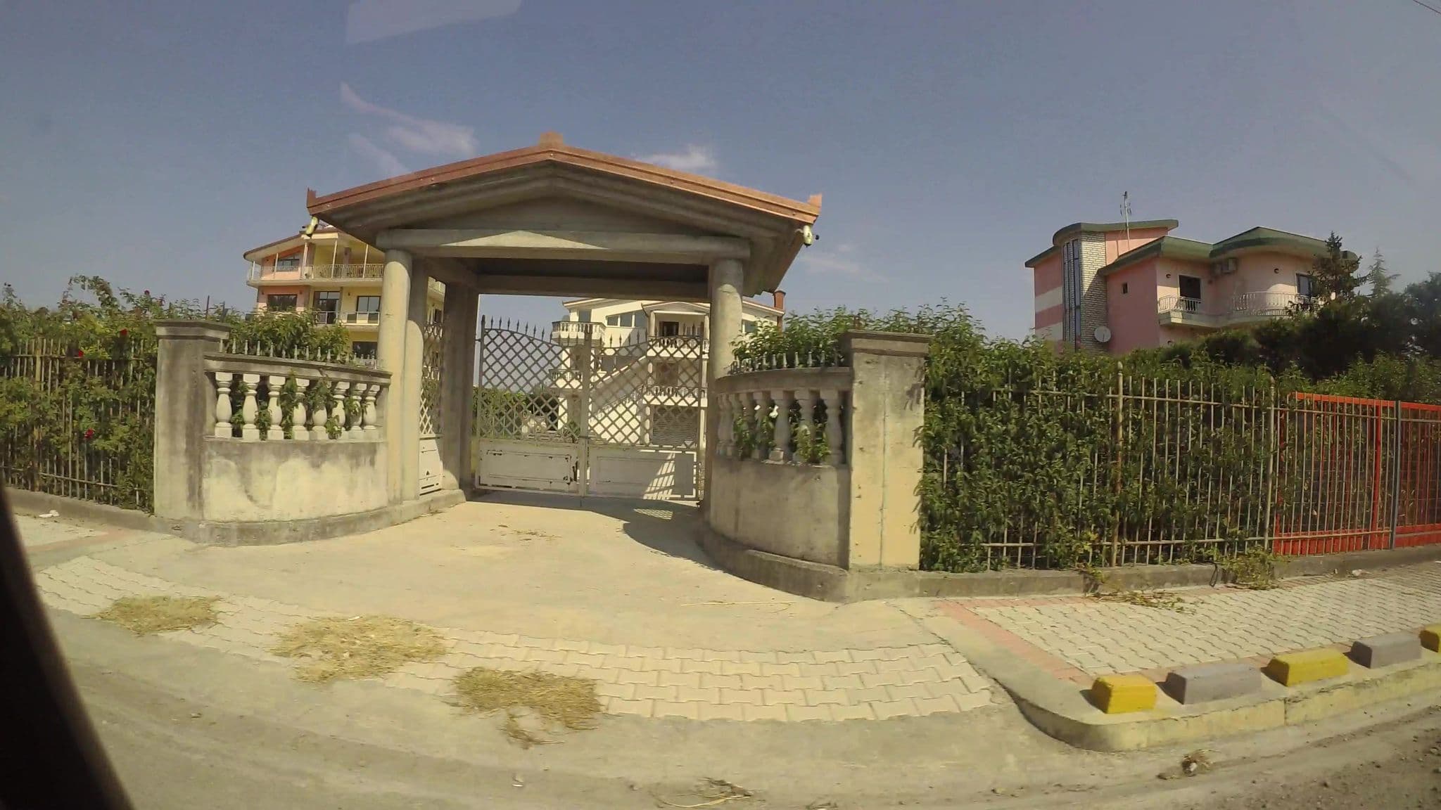Street view near Drini Hotel, Rrashbull — © kaart5 (CC BY-SA · Mapillary)
