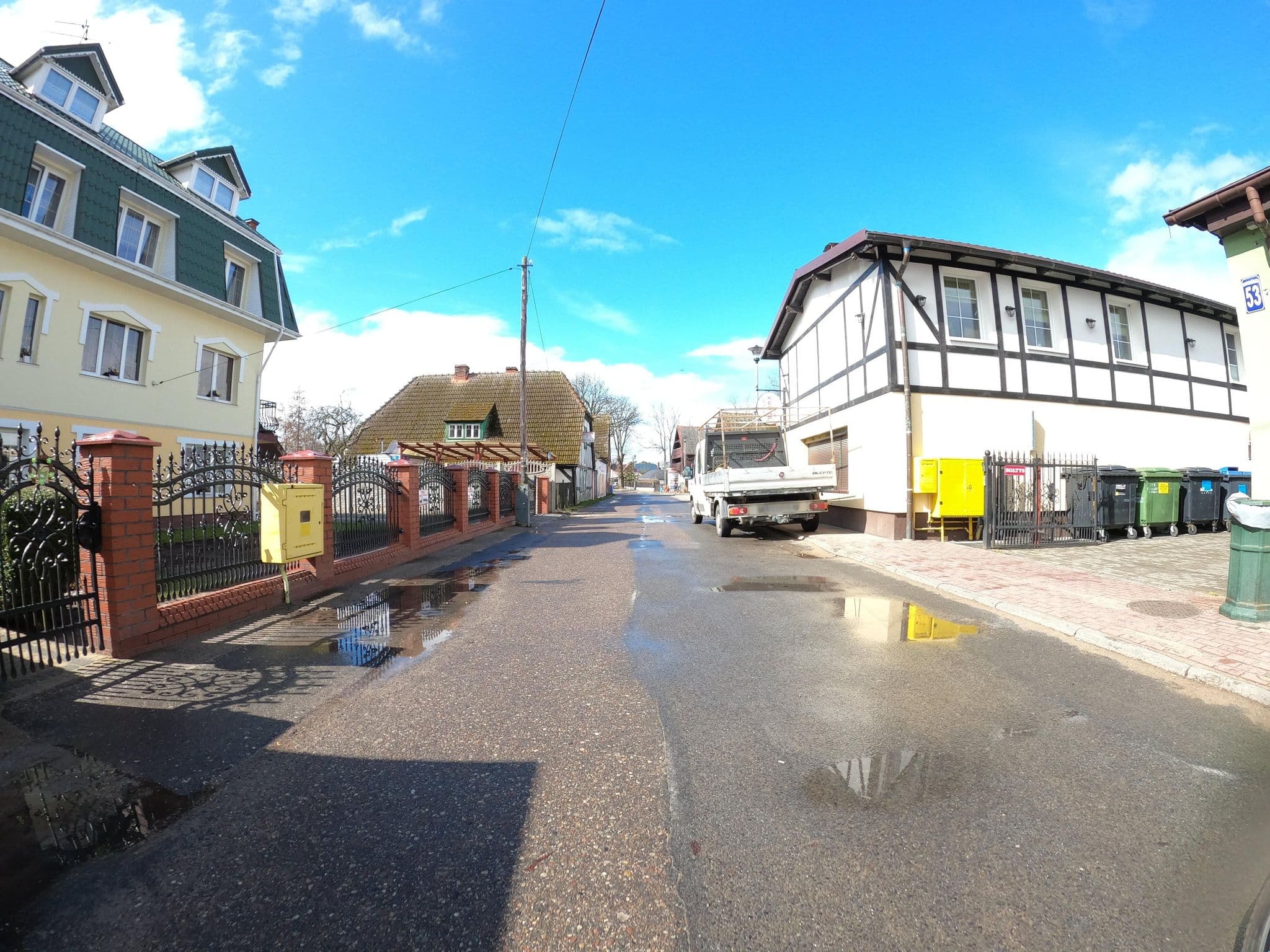 Street view near Pensjonat Jantar Mikołajski Mariusz, Mielno — © masterofnoroad (CC BY-SA · Mapillary)