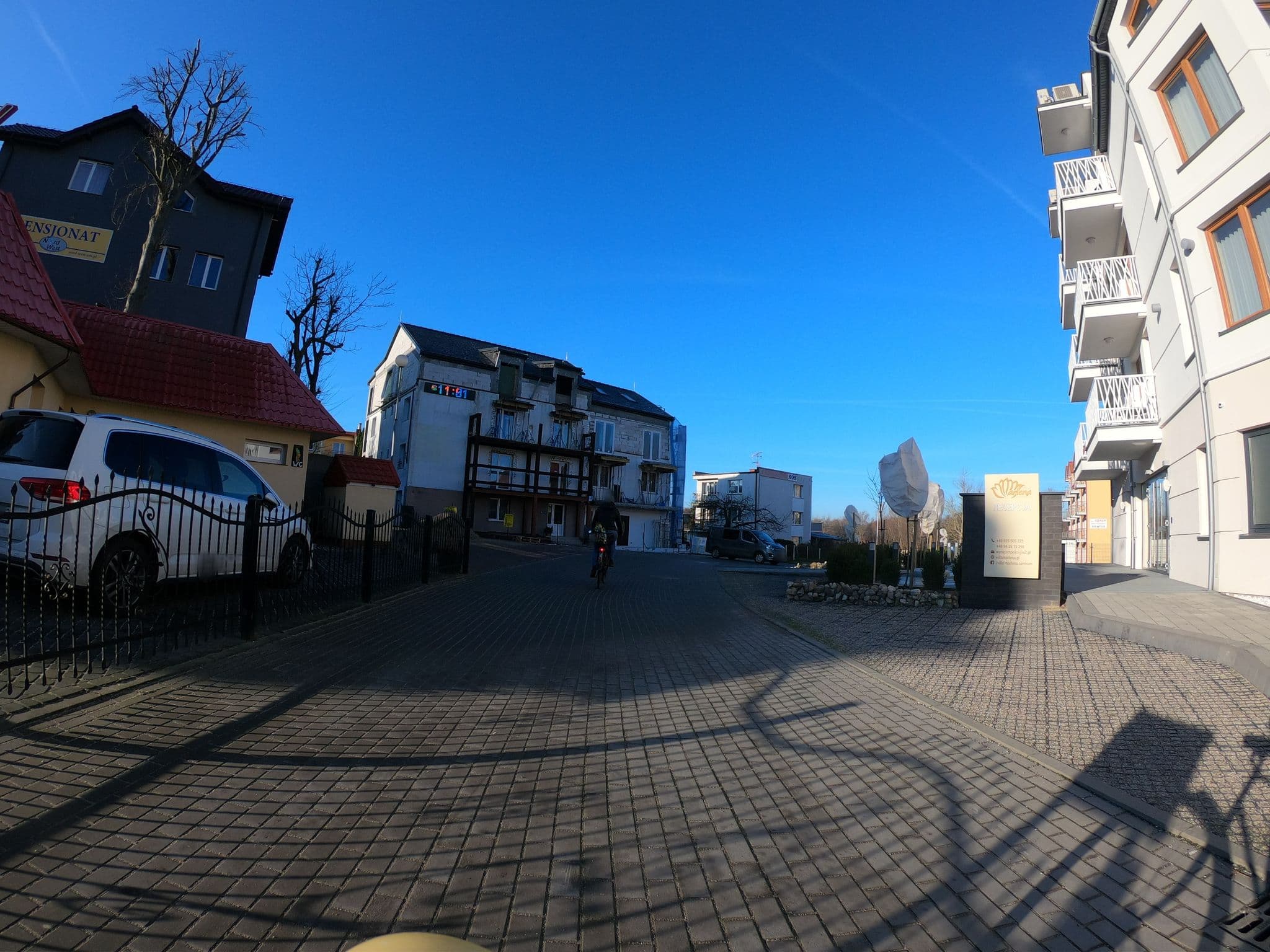 Street view near Grażyna Pogonowicz Hoteliki Albakora i Cztery Pory Roku, Ustronie Morskie — © masterofnoroad (CC BY-SA · Mapillary)