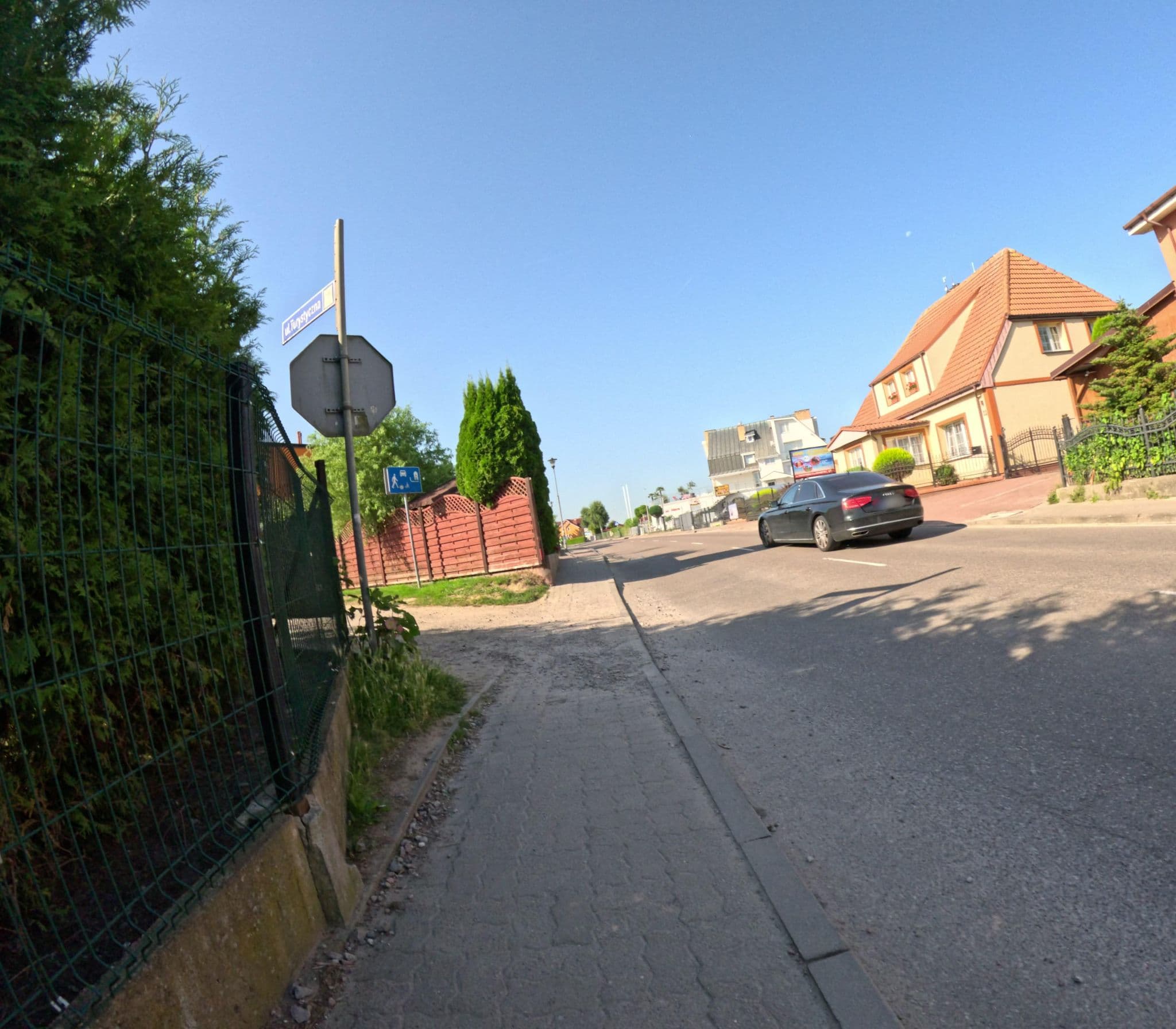 Street view near Piotr Wróblewski Połowy i Sprzedaż Ryb P Wróblewski i A Gładoch, Ustronie Morskie — © krzyk (CC BY-SA · Mapillary)
