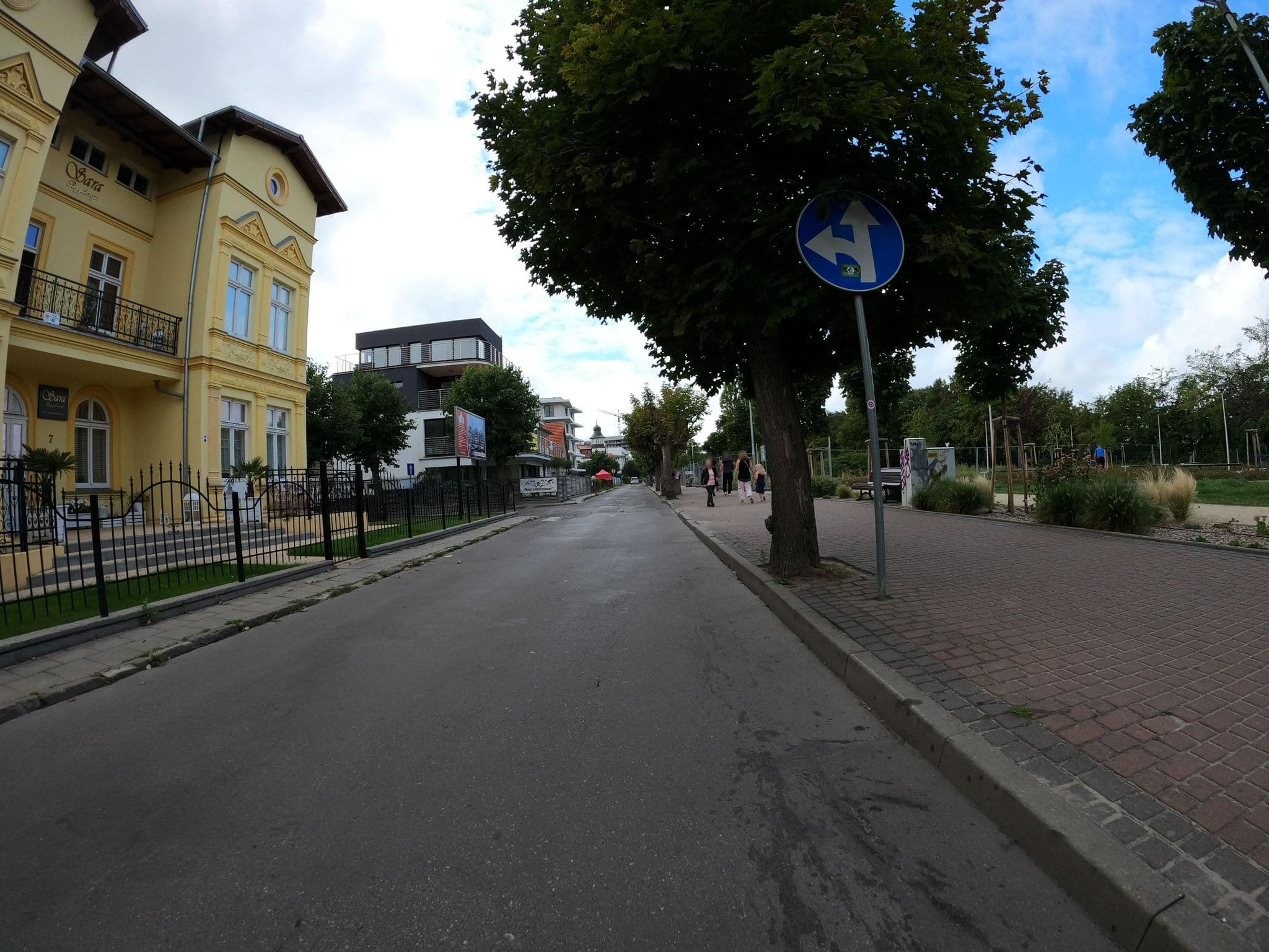 Street view near Andrzej Lisowiec Wynajem Pokoi "Pod Żaglem", Międzyzdroje — © masterofnoroad (CC BY-SA · Mapillary)