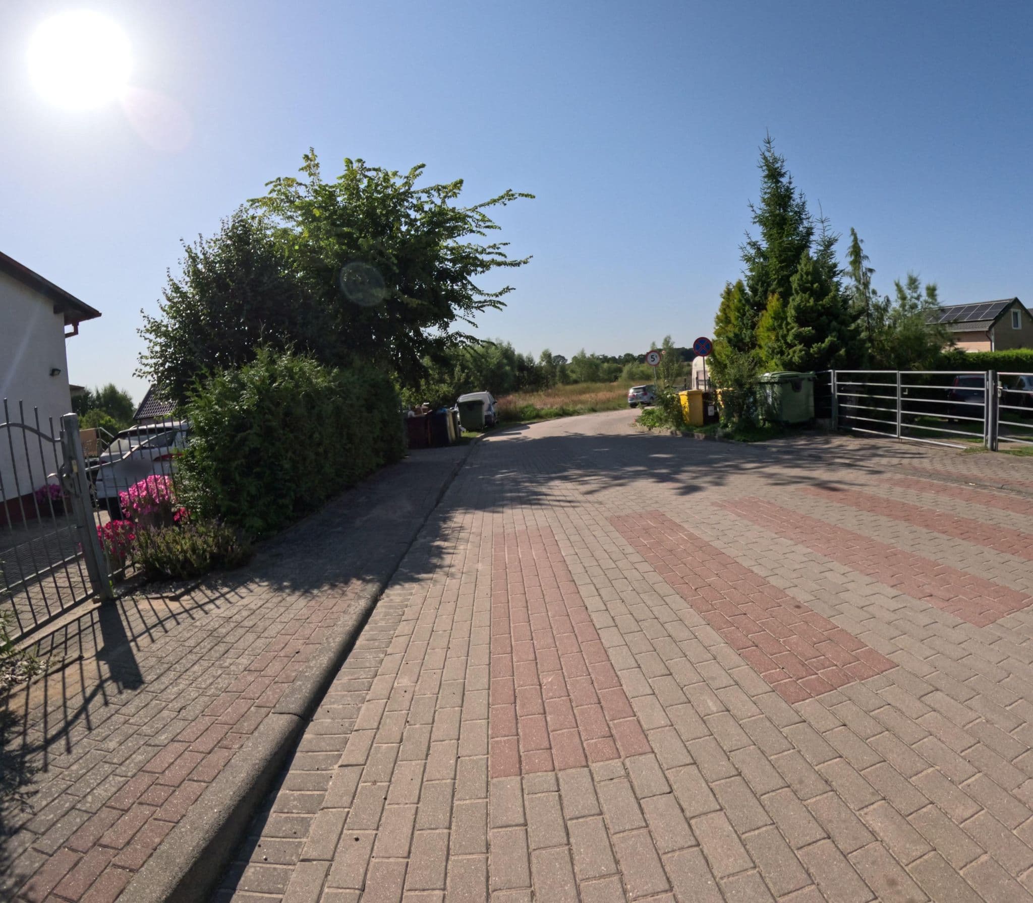 Street view near Przedsiębiorstwo Ekologia Sp. z o.o. Ustronie Morskie, Ustronie Morskie — © krzyk (CC BY-SA · Mapillary)