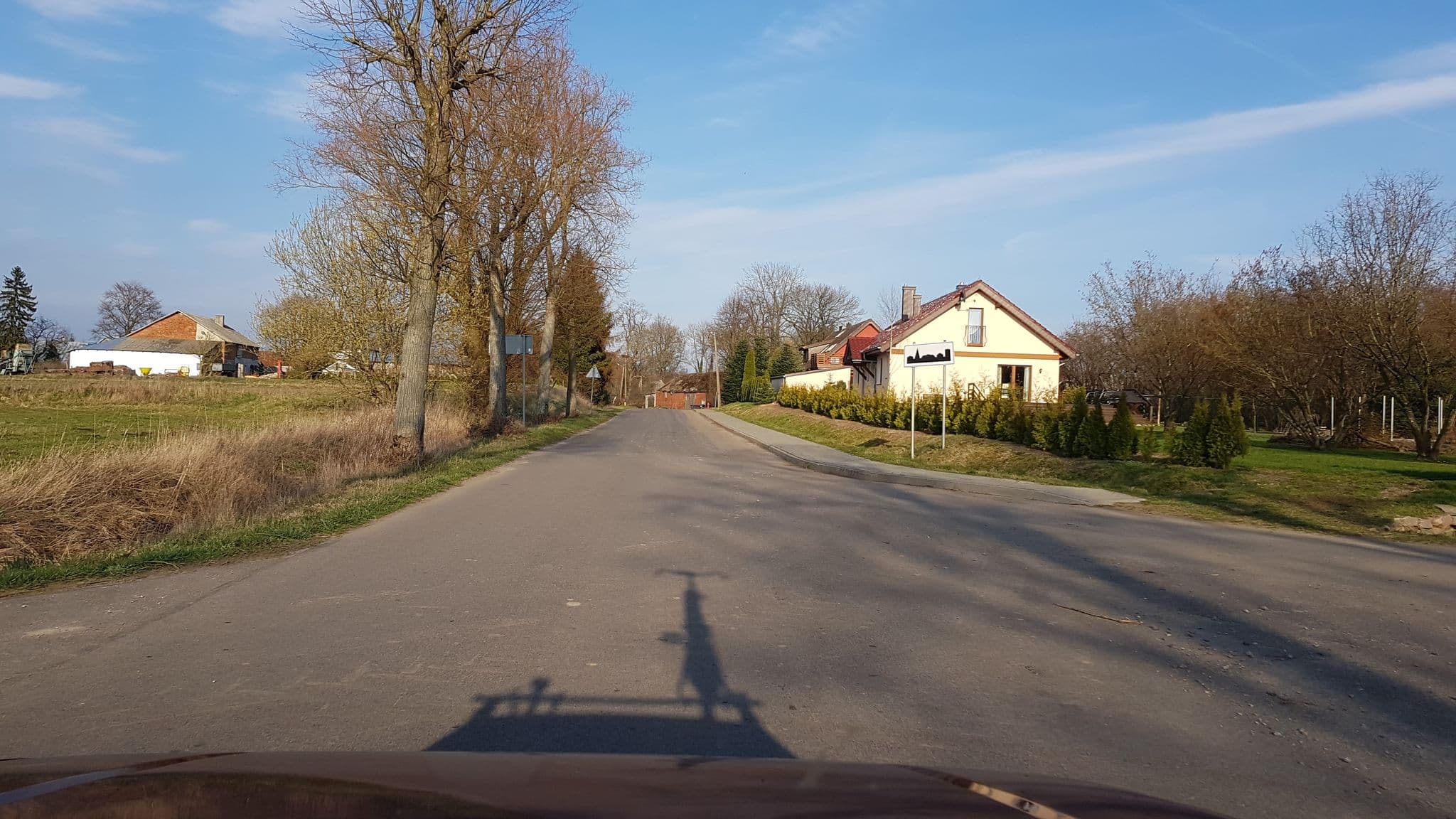 Street view near Zajazd Hubertus Anna i Paweł Bastian Brzezińscy, Karlino — © masterofnoroad (CC BY-SA · Mapillary)