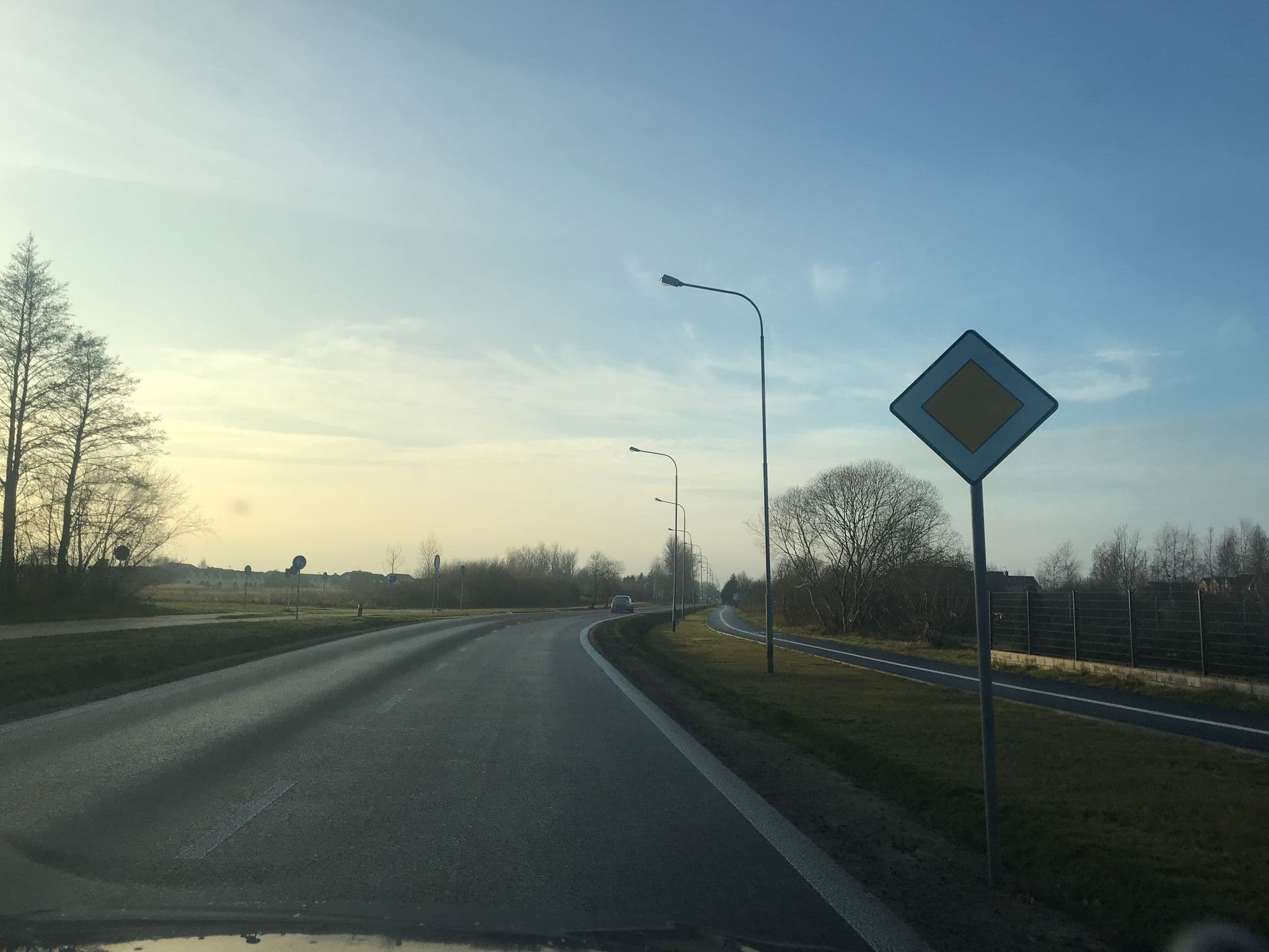 Street view near Molenda Karina. Pokoje gościnne, Grzybowo — © wandan (CC BY-SA · Mapillary)