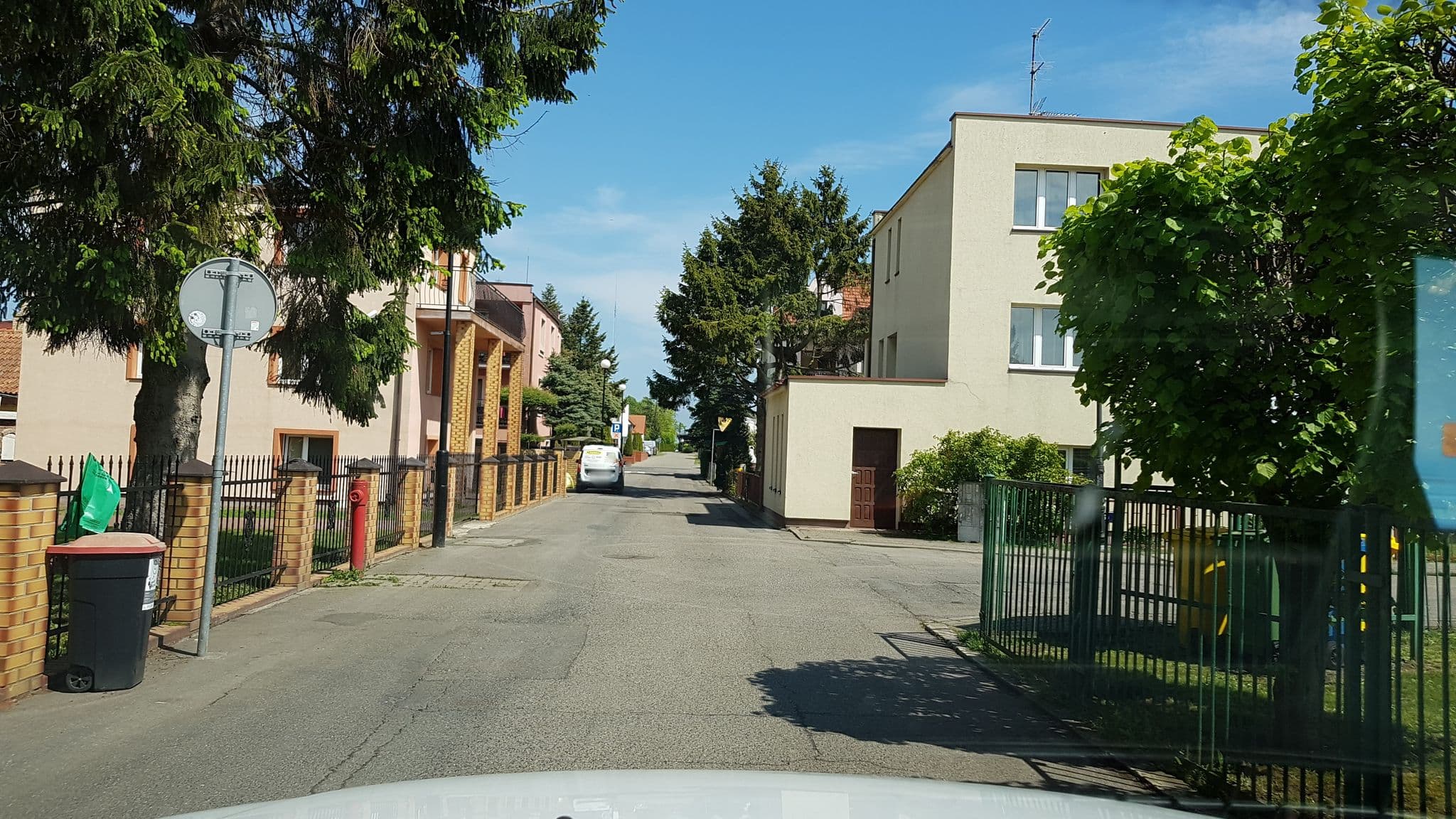 Street view near Beata. Dom gościnny. Noclegi nad morzem, smażalnia ryb, Pobierowo — © masterofnoroad (CC BY-SA · Mapillary)