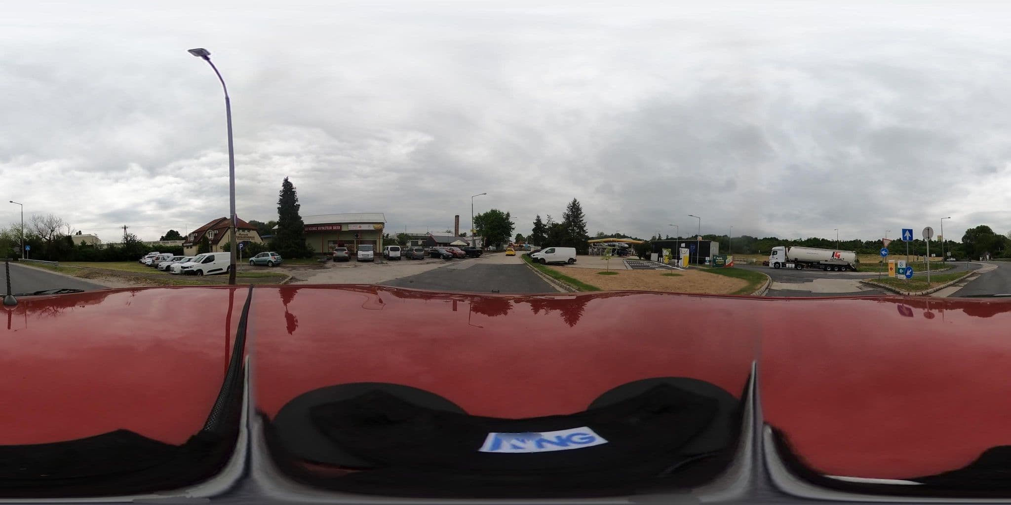 Street view near Romantik Étterem & Panzió, Tatabánya — © osminng (CC BY-SA · Mapillary)
