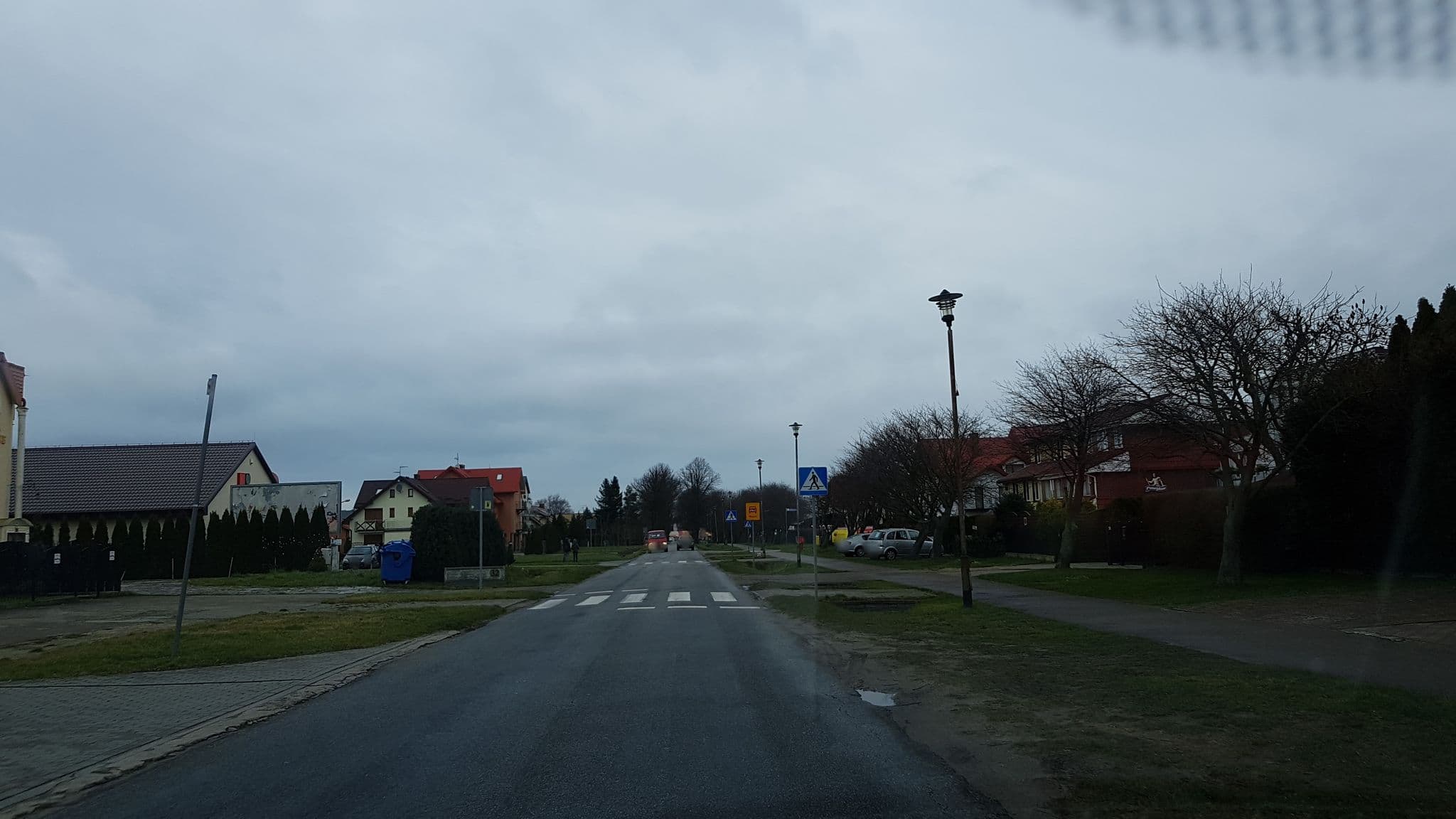 Street view near Domki i Pokoje Gościnne Leo, Ustronie Morskie — © masterofnoroad (CC BY-SA · Mapillary)