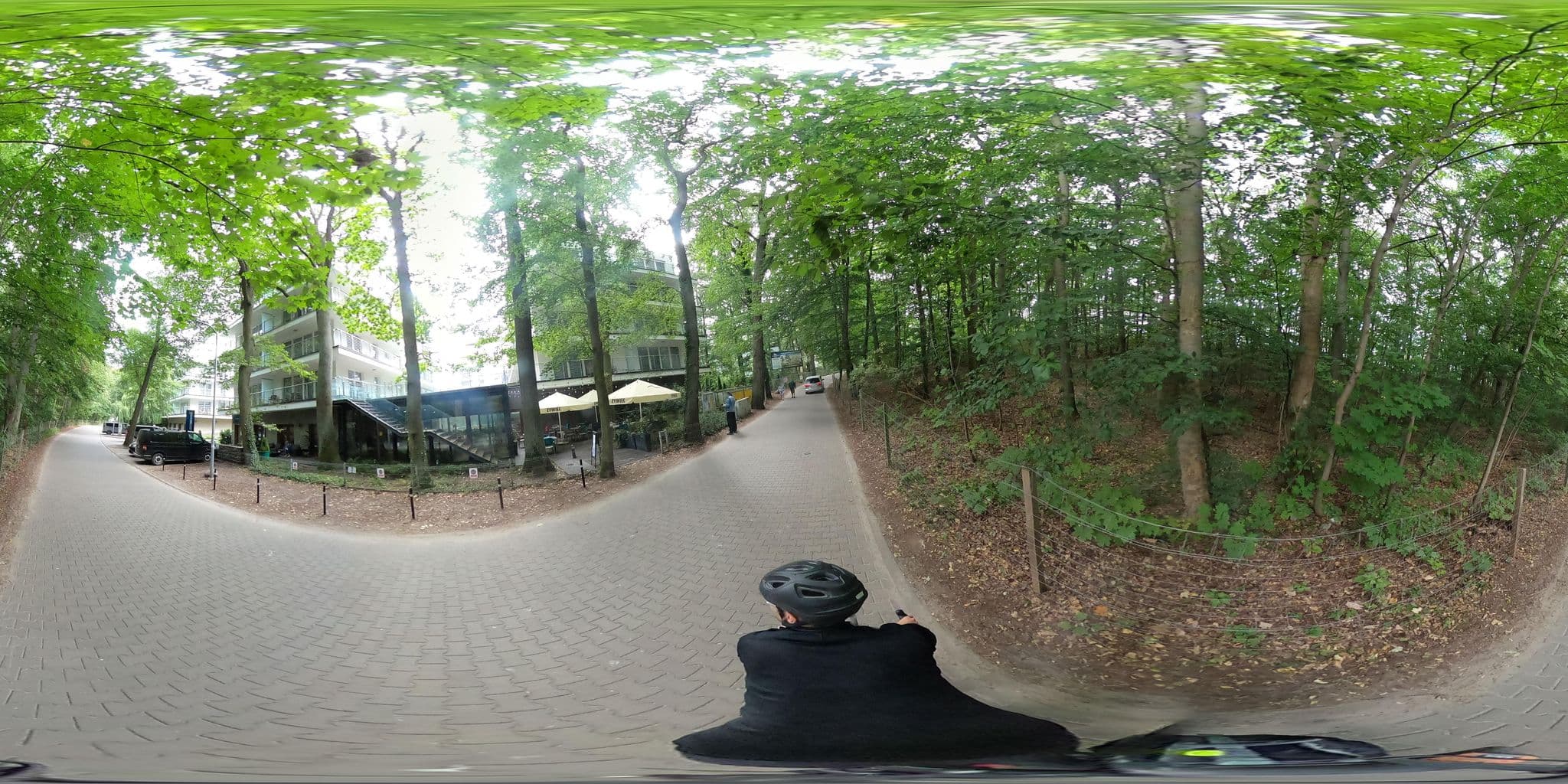Street view near Golden Tulip, Międzyzdroje — © RowerowyRozboojnik (CC BY-SA · Mapillary)