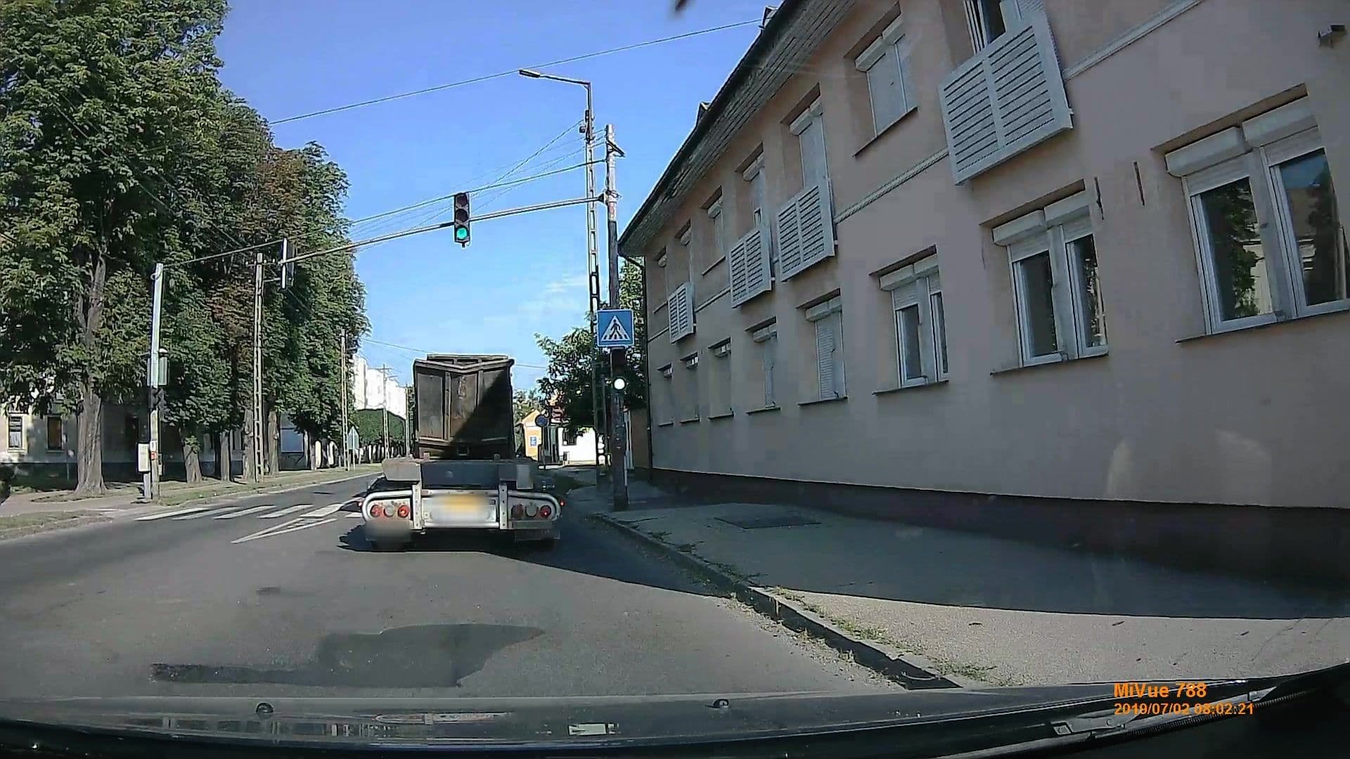 Street view near Hotel Corner, Komárom — © geox123 (CC BY-SA · Mapillary)