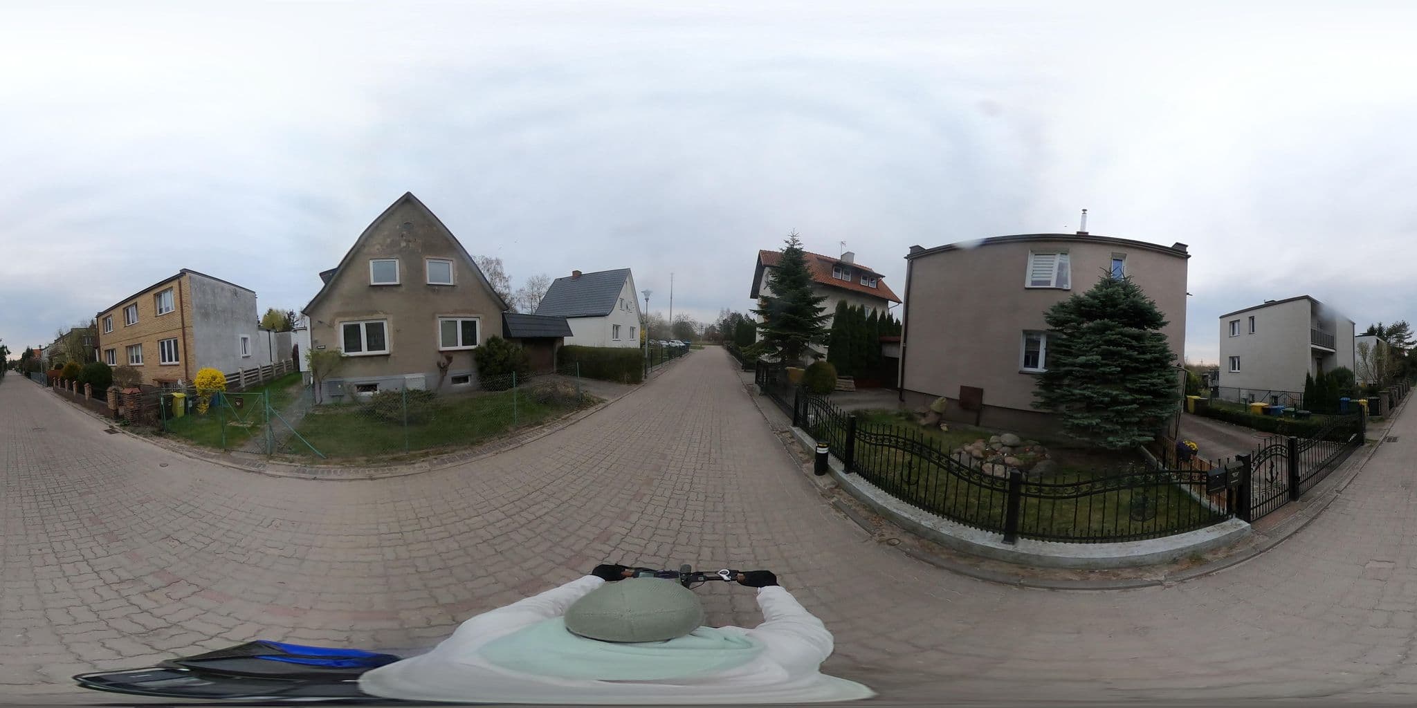 Street view near Loręcka Katarzyna. Sezonowy wynajem kwater, Kołobrzeg — © Ameba (CC BY-SA · Mapillary)