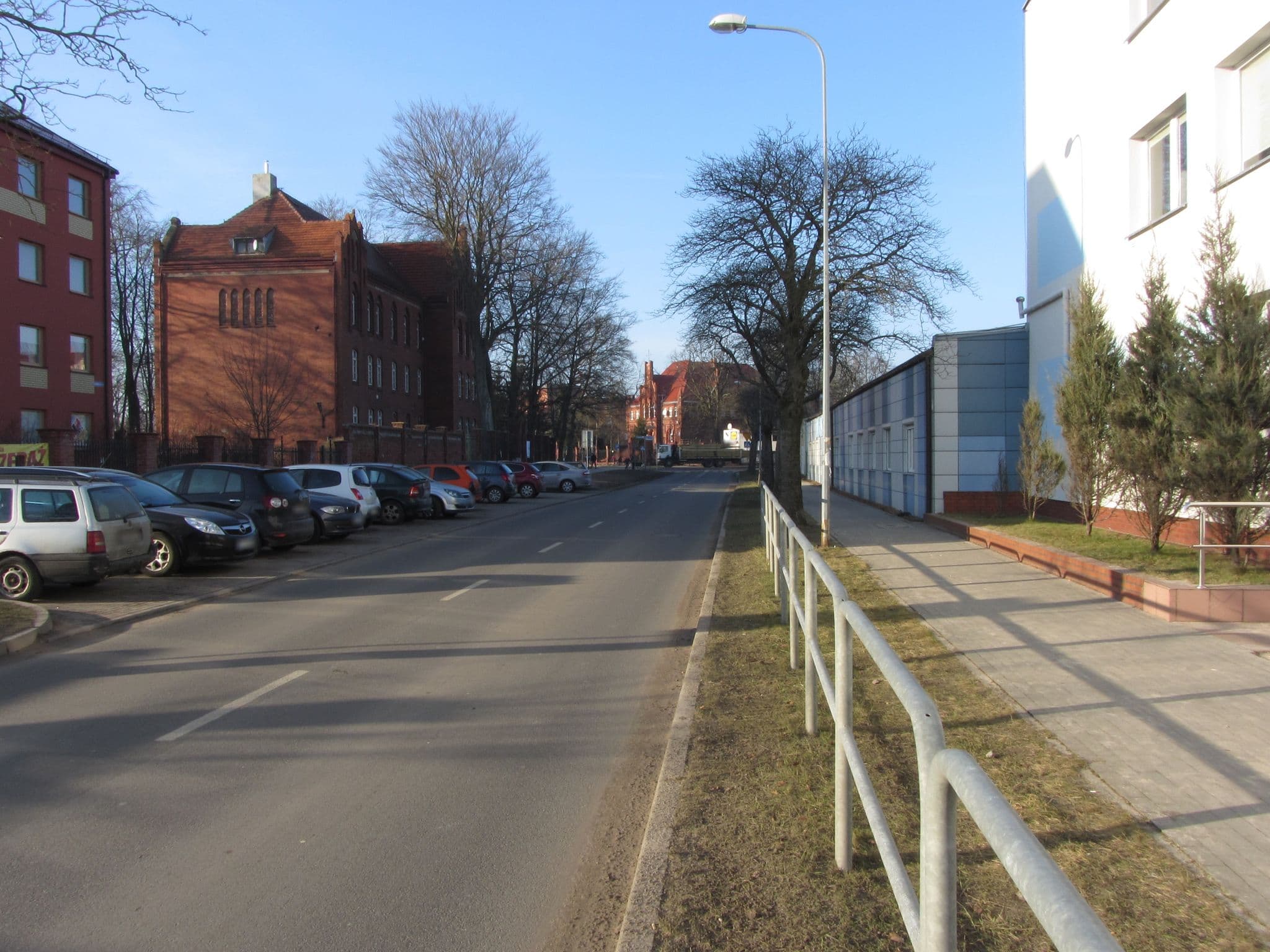 Street view near Wspólnota Mieszkaniowa Właścicieli c H Pasatul Kniewskiego 23 W Kołobrzegu, Kołobrzeg — © GITNE (CC BY-SA · Mapillary)