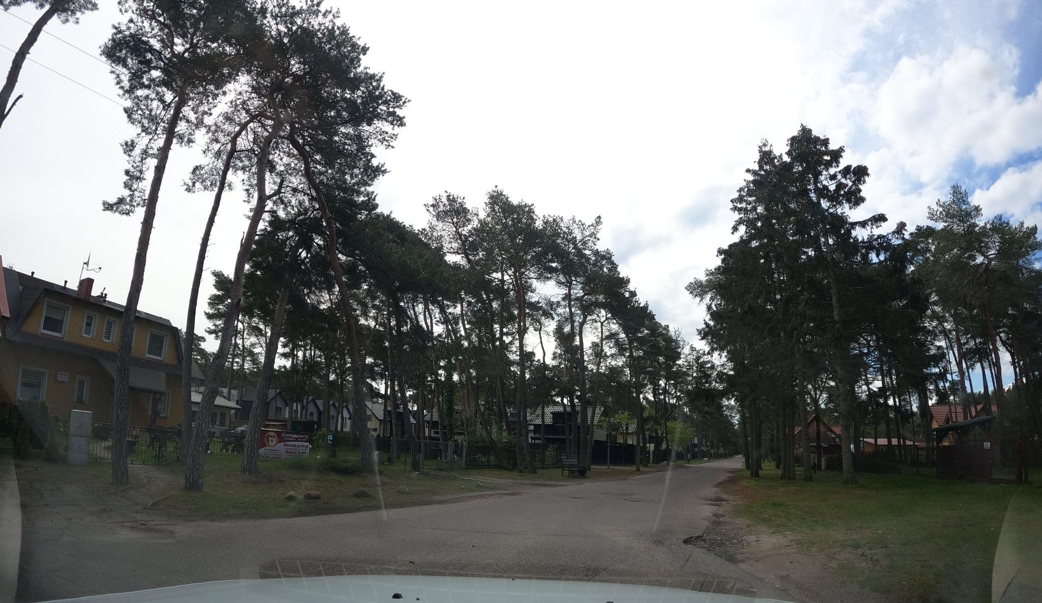Street view near Admirał. Ośrodek wypoczynkowy, Pobierowo — © masterofnoroad (CC BY-SA · Mapillary)