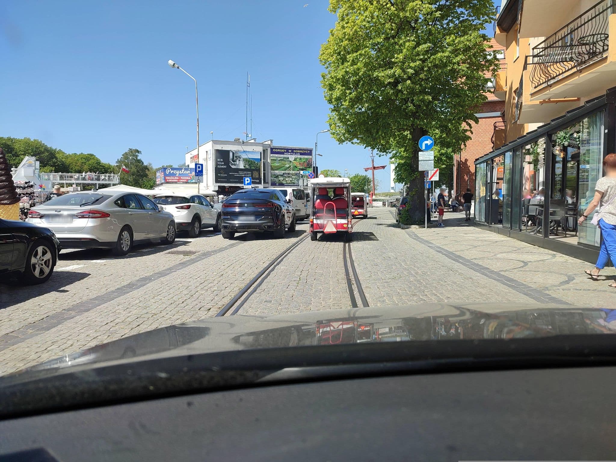 Street view near Apatramenty, Kołobrzeg — © d3mol3k (CC BY-SA · Mapillary)