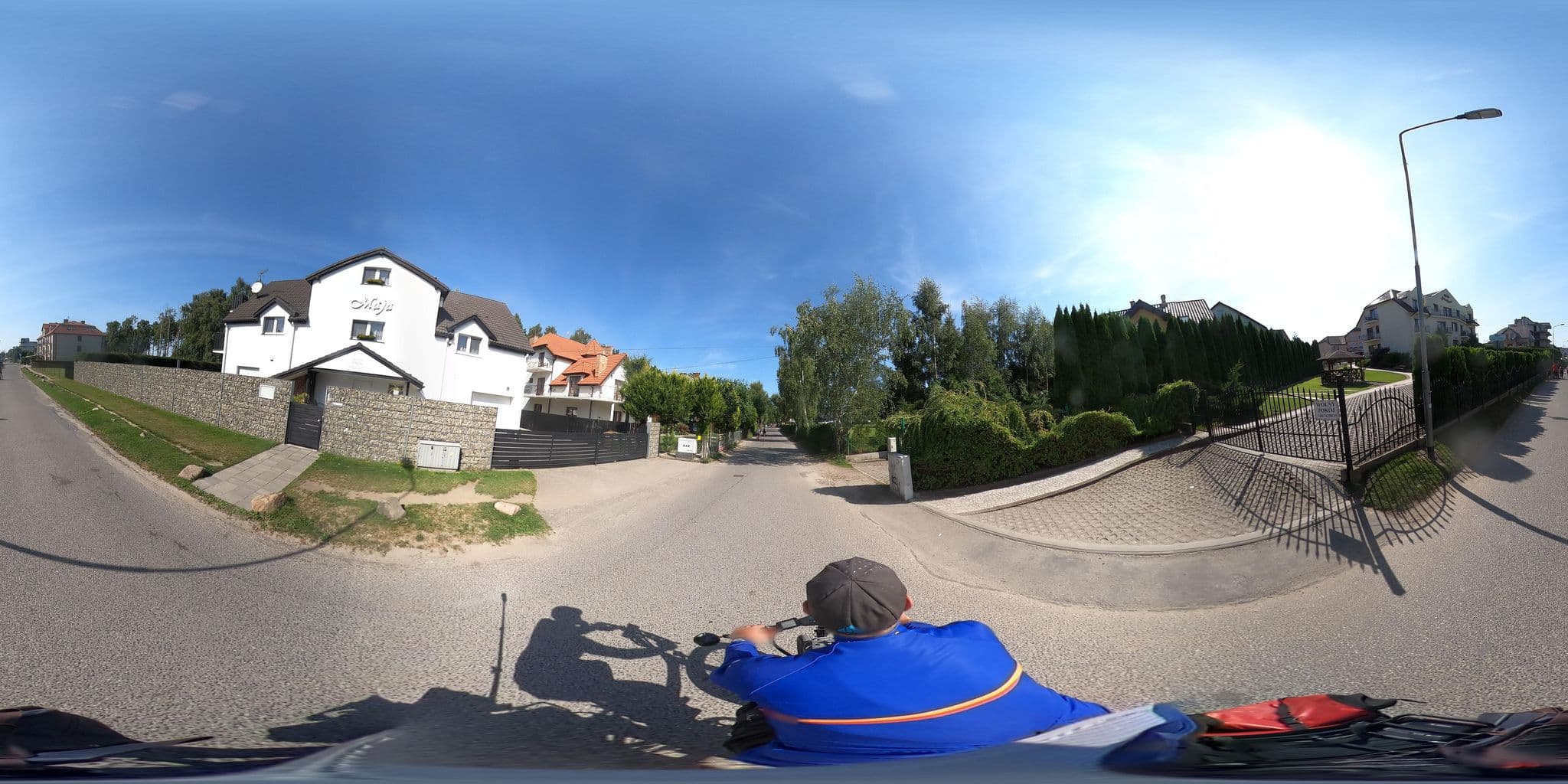 Street view near Pensjonat i Domek Letniskowy Maja, Mielno — © masterofnoroad (CC BY-SA · Mapillary)