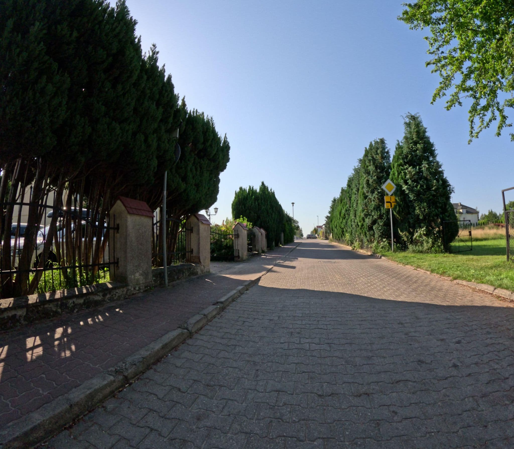 Street view near Pensjonat Solaris, Ustronie Morskie — © krzyk (CC BY-SA · Mapillary)